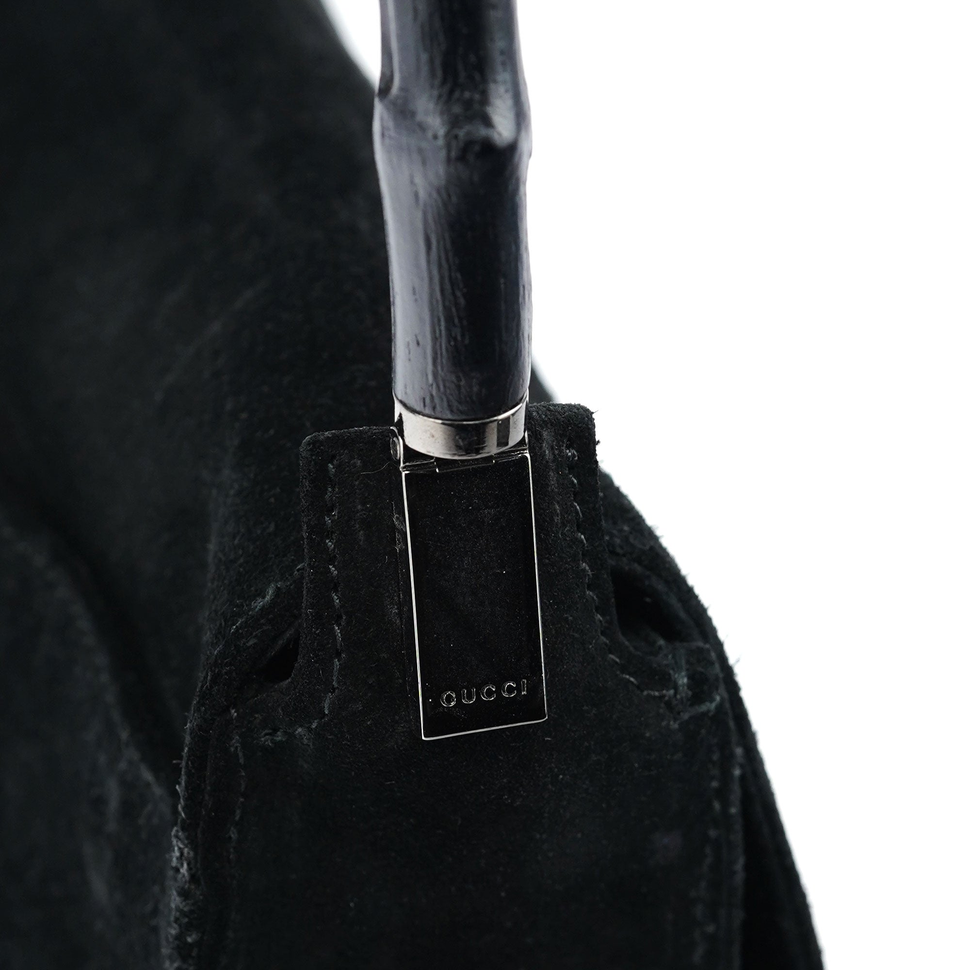 Gucci Sac porté épaule Bamboo à rabat en daim noir