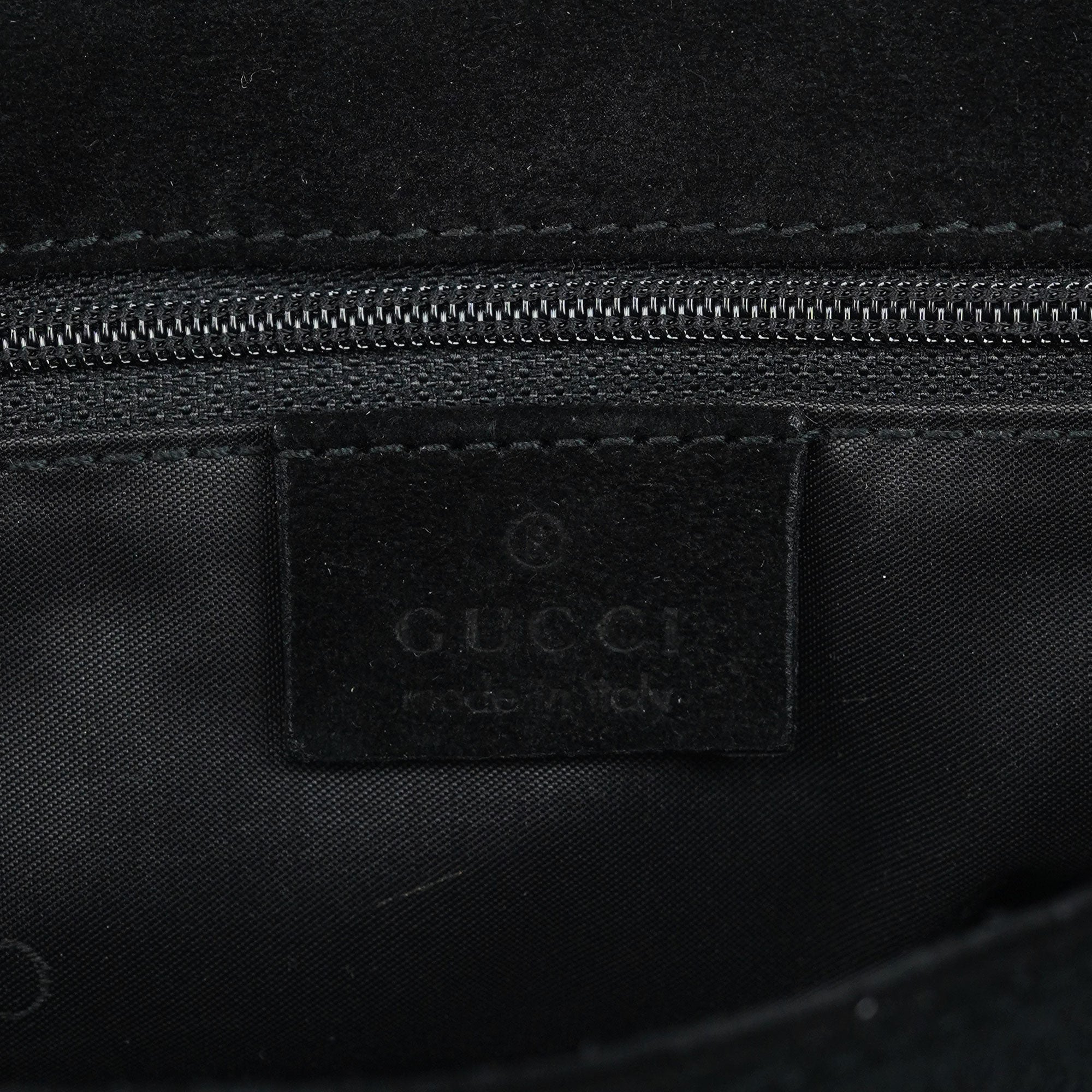 Gucci Sac porté épaule Bamboo à rabat en daim noir