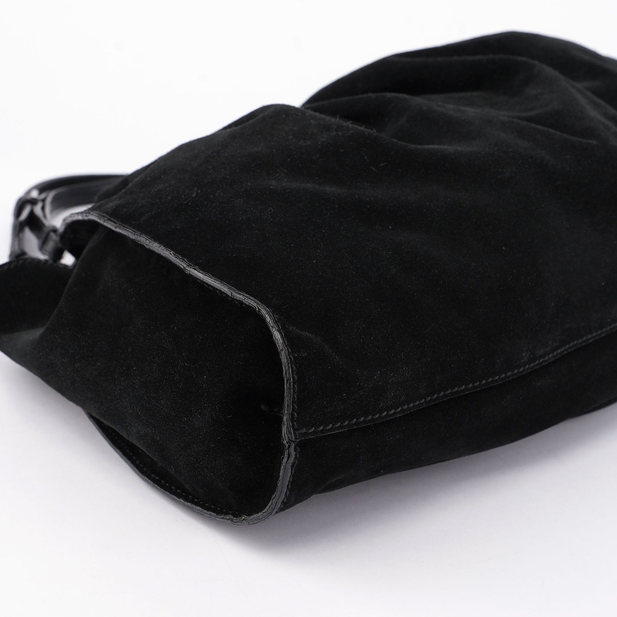 Gucci Sac à main à deux anses en daim noir