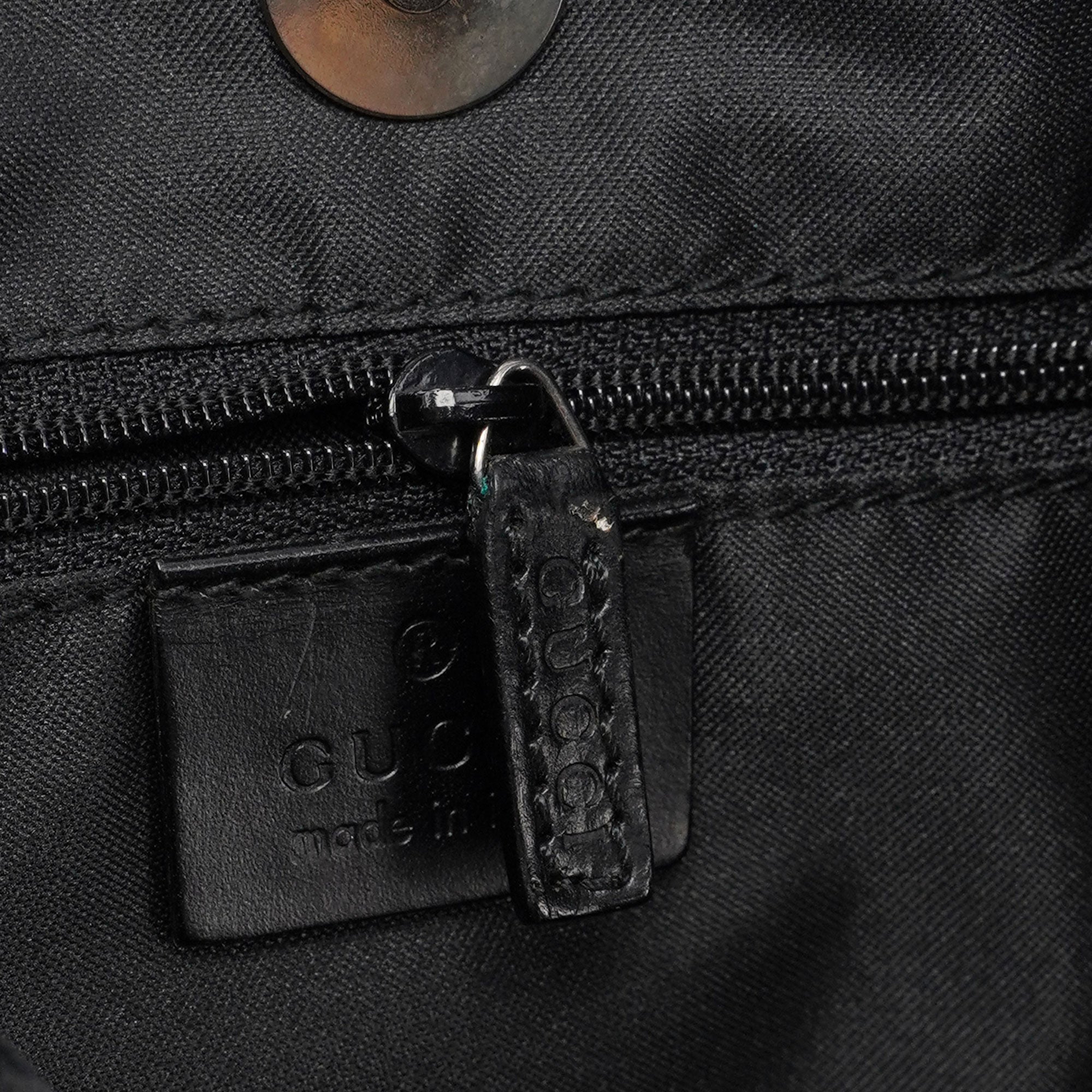 Gucci Sac hobo GG en daim noir