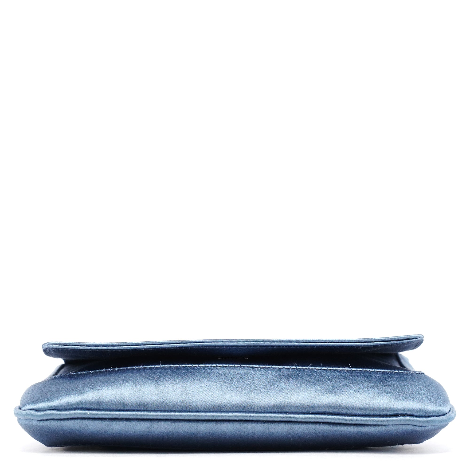 Gucci Schultertasche mit Kette aus blauem Satin