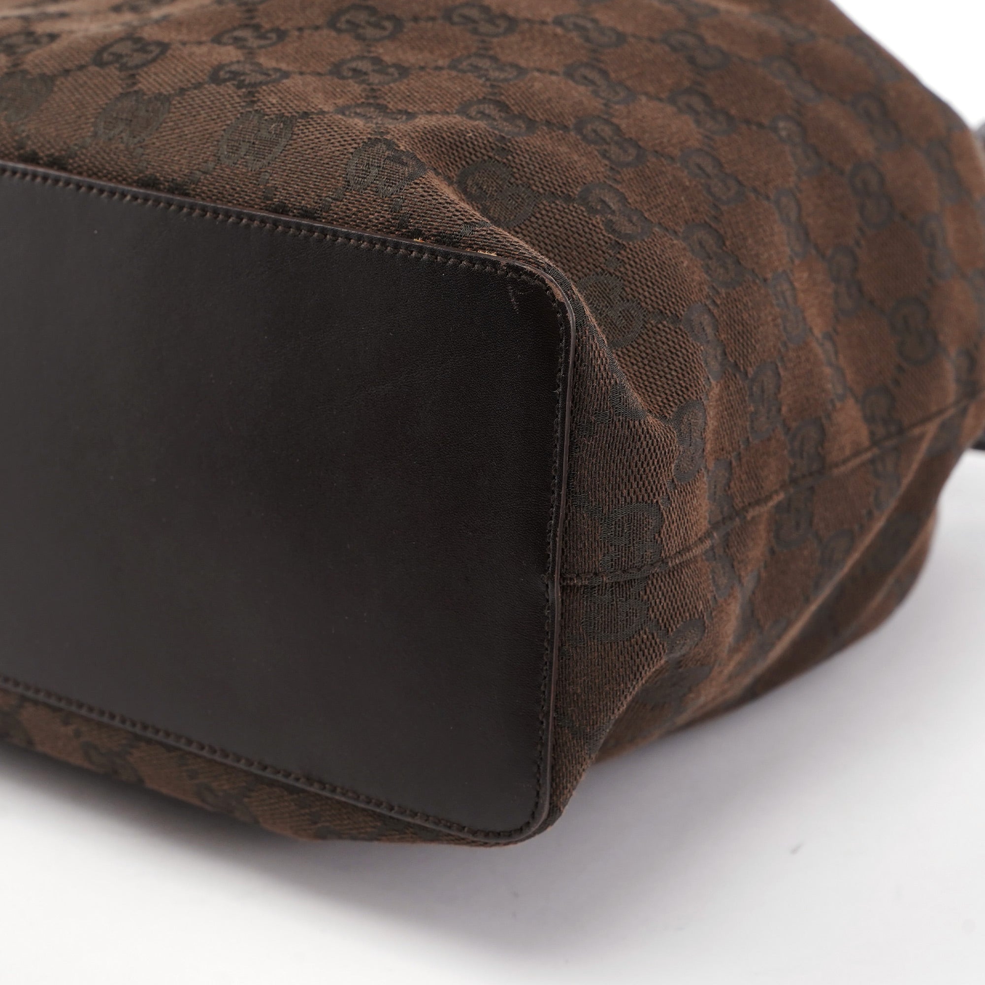 Gucci Sac porté épaule à lien coulissant en toile GG marron