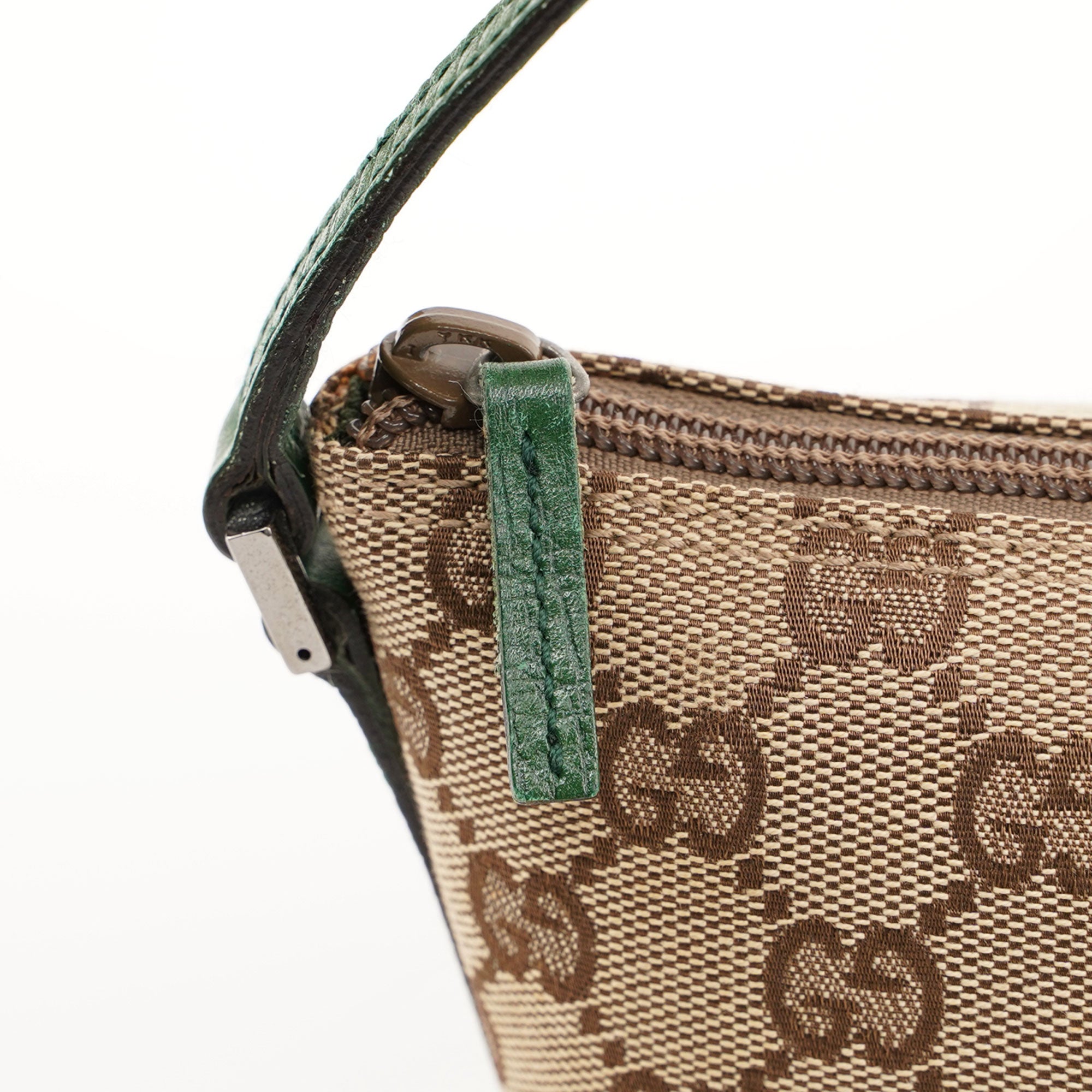 Gucci Boat Pochette aus GG Monogram Canvas
