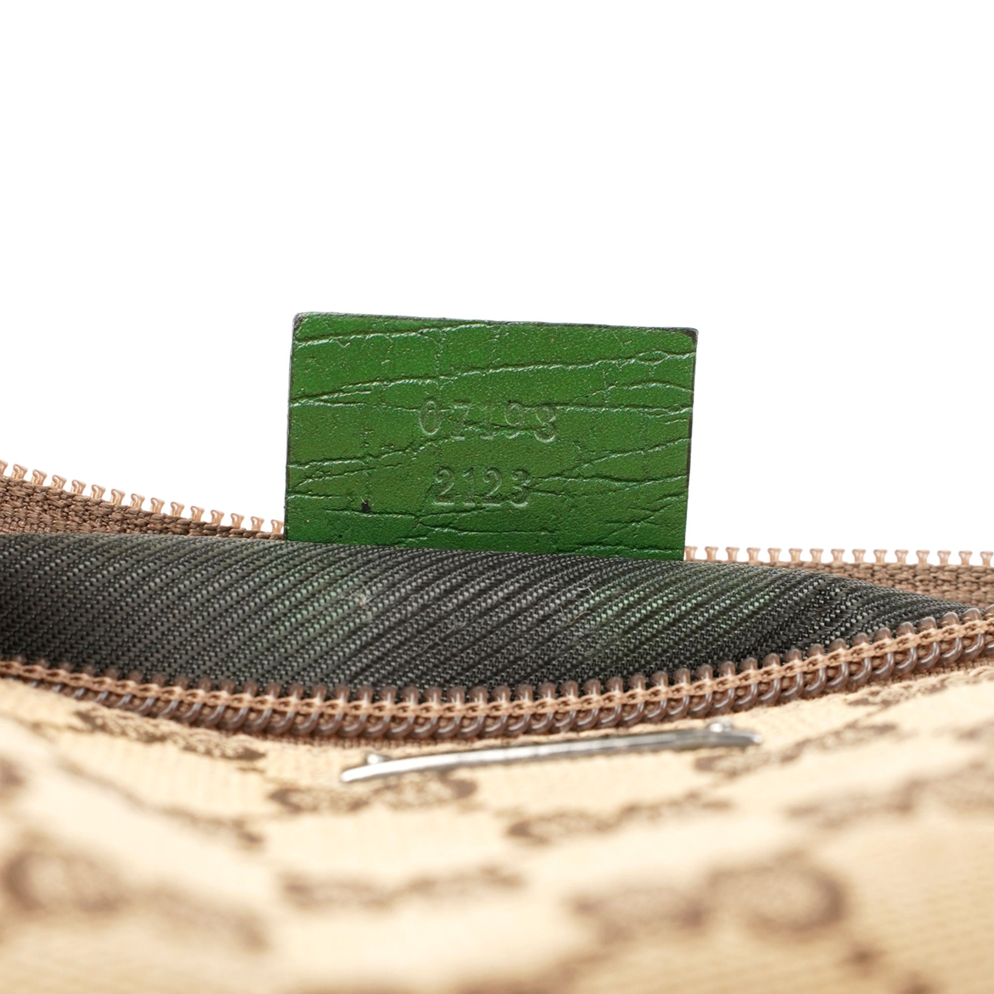Gucci Boat Pochette aus GG Monogram Canvas