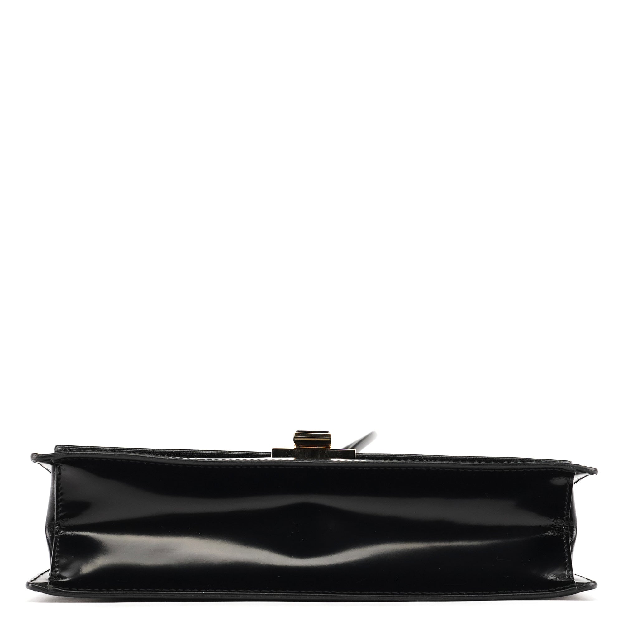 Gucci Sac porté épaule à rabat en cuir noir brillant