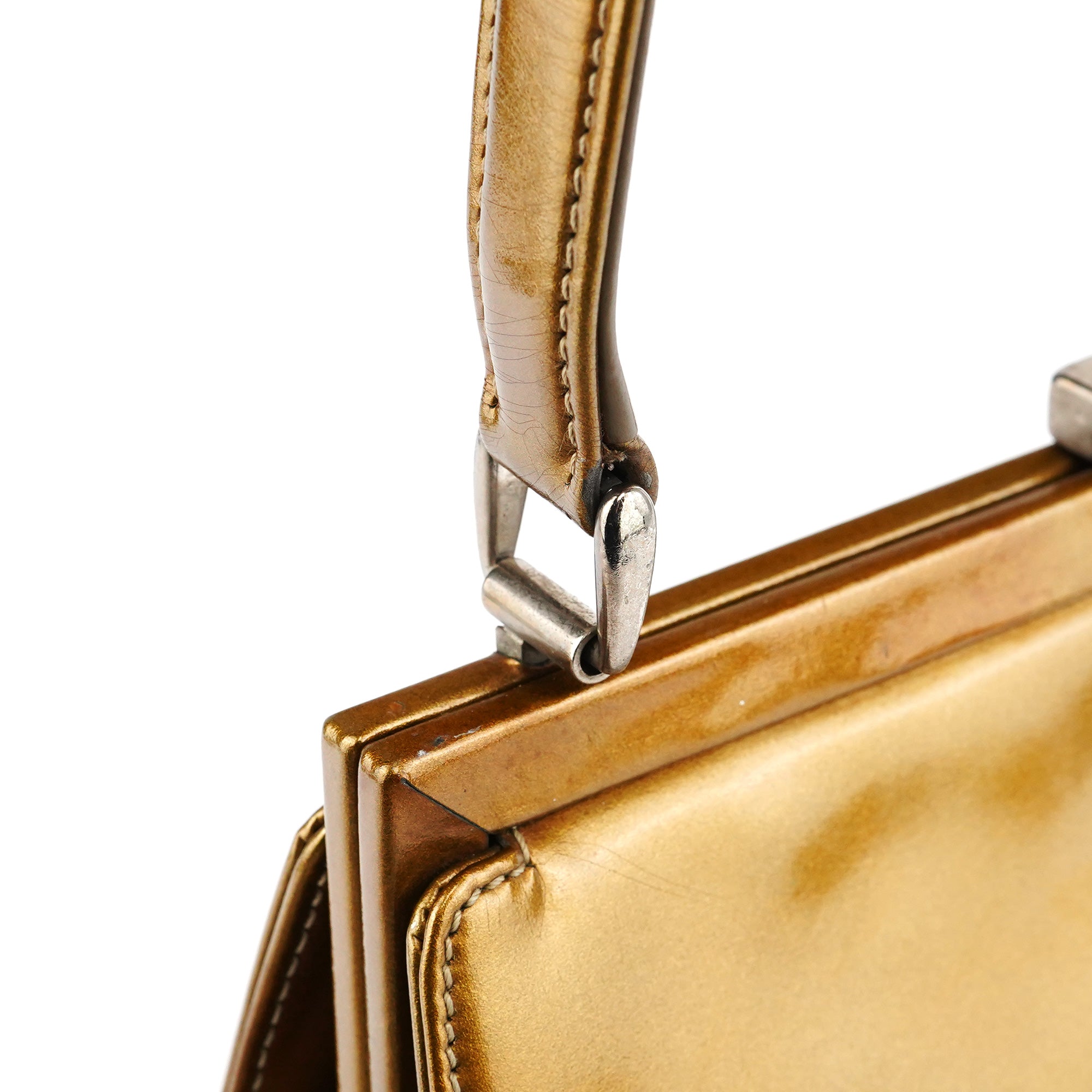 Gucci Sac porté épaule façon pochette en cuir verni doré