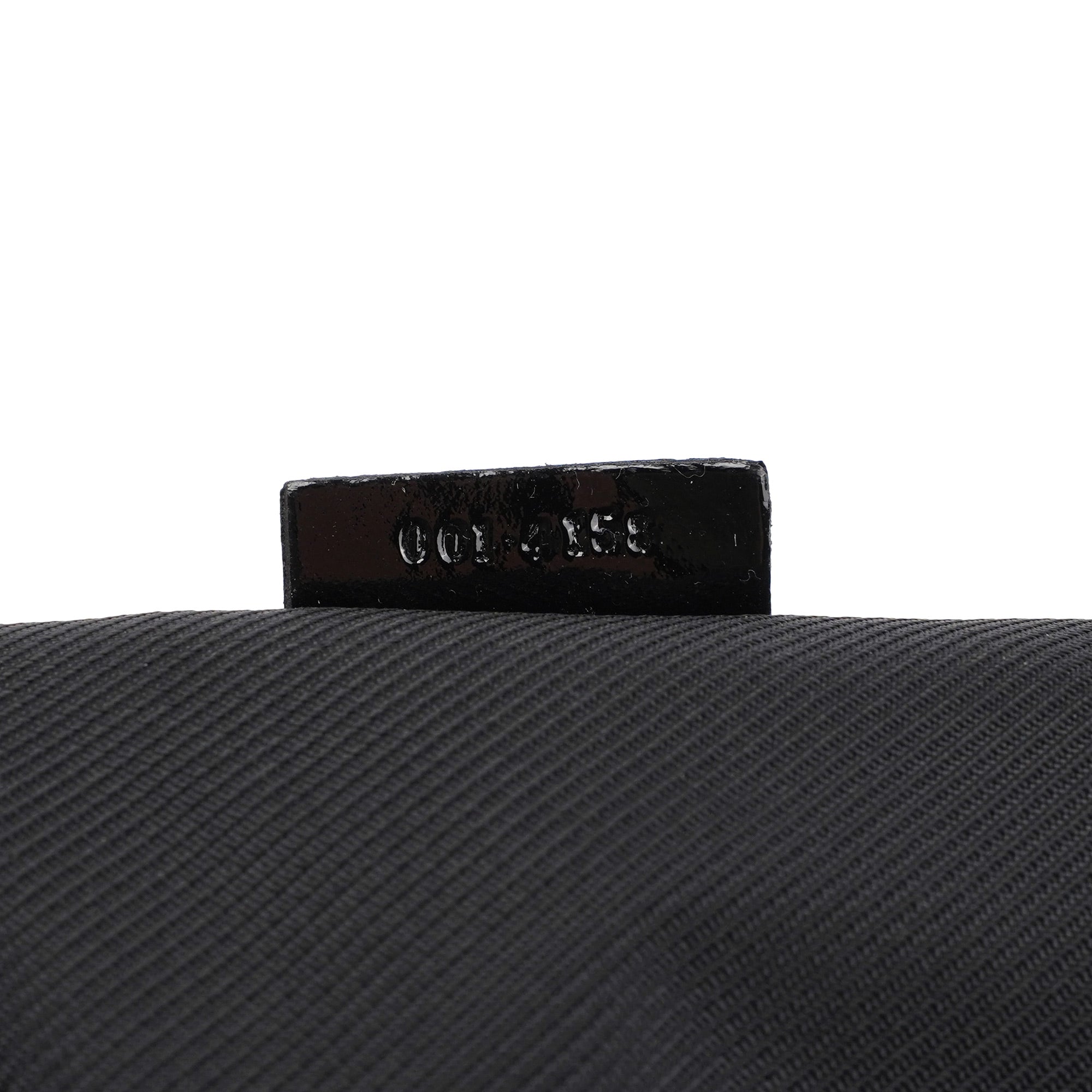 Gucci Schultertasche aus GG Canvas in Grau und Schwarz