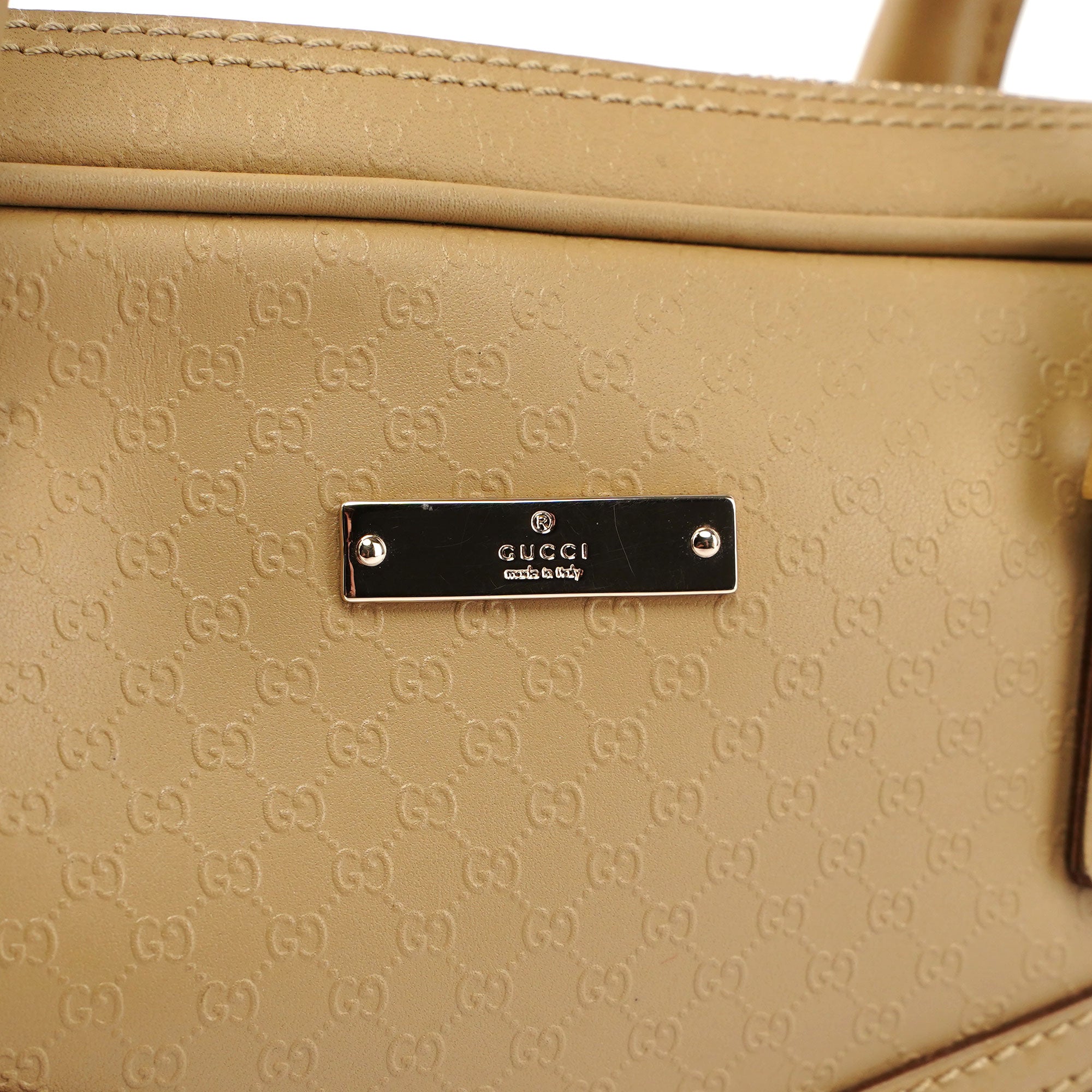 Gucci Handtasche aus Leder in Beige