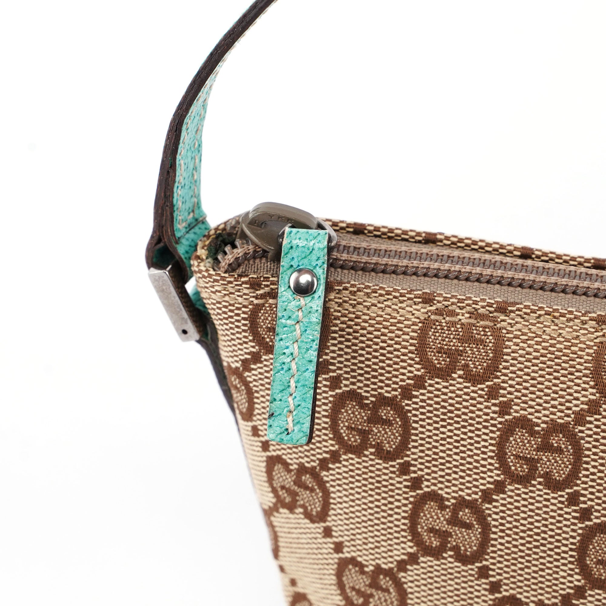Gucci Boat Pochette DARK aus GG Canvas in Beige und Türkis