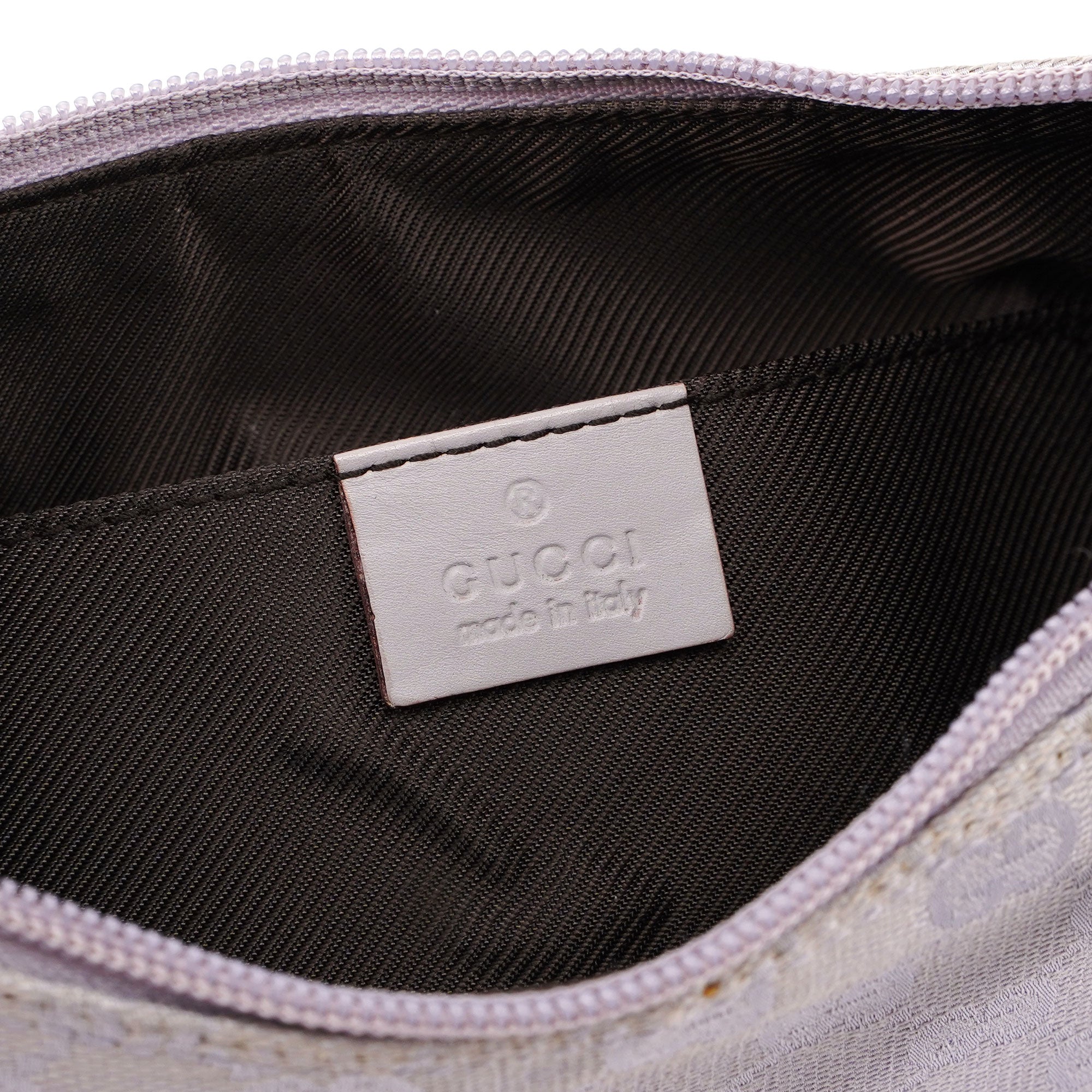 Gucci Schultertasche aus lavendelfarbenem GG Canvas