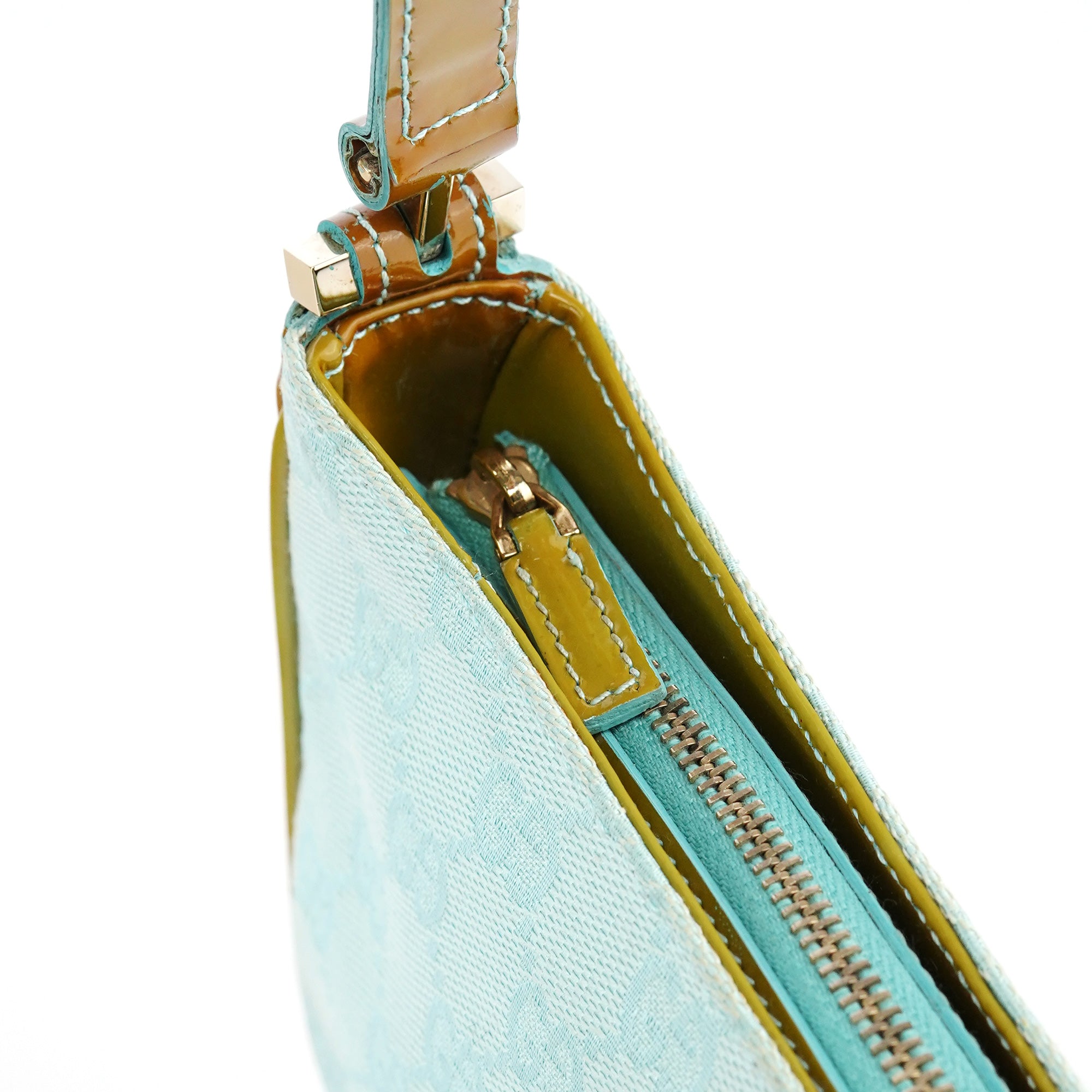Gucci Sac porté épaule en toile GG bleu clair et cuir verni