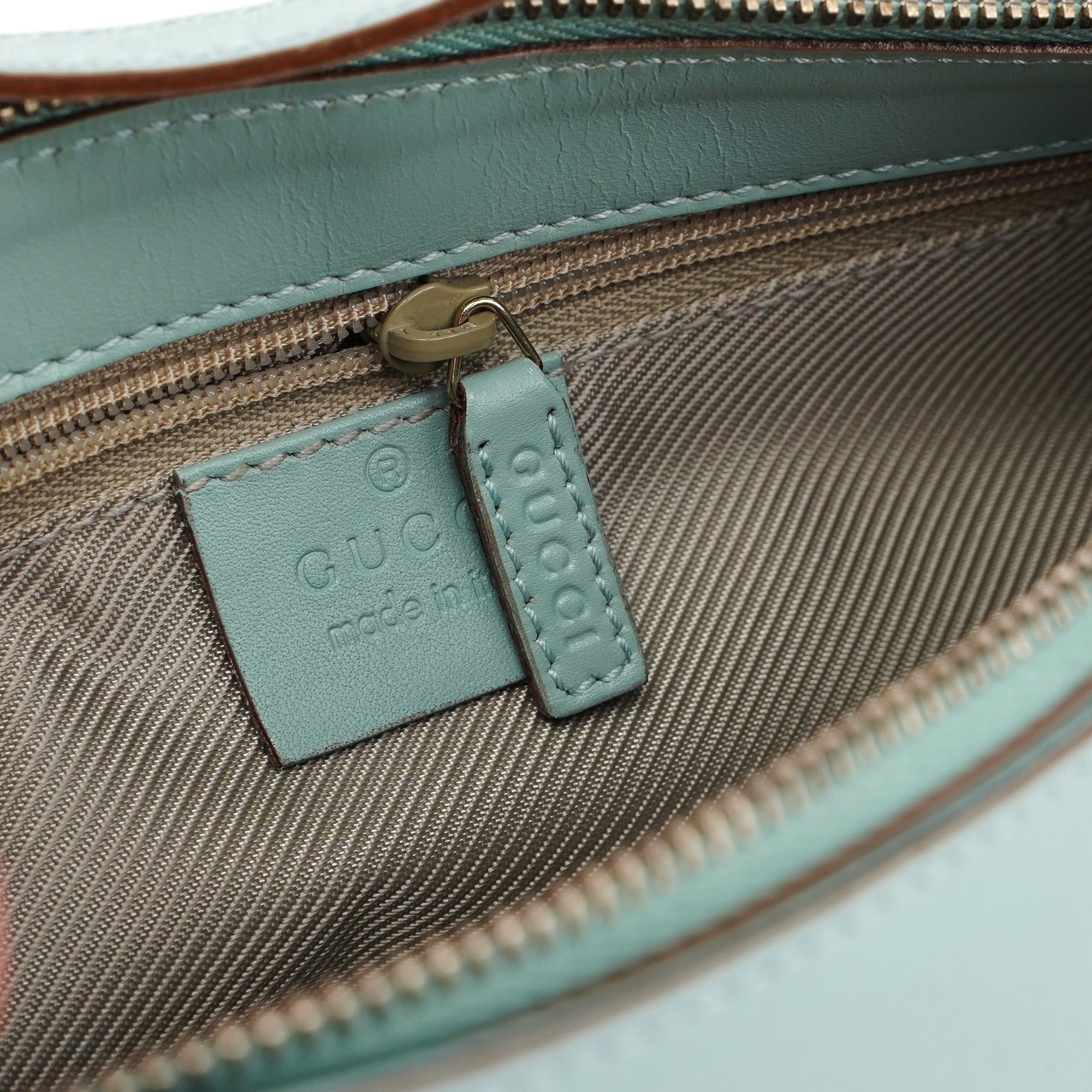 Gucci Sac hobo Micro GG en cuir bleu clair