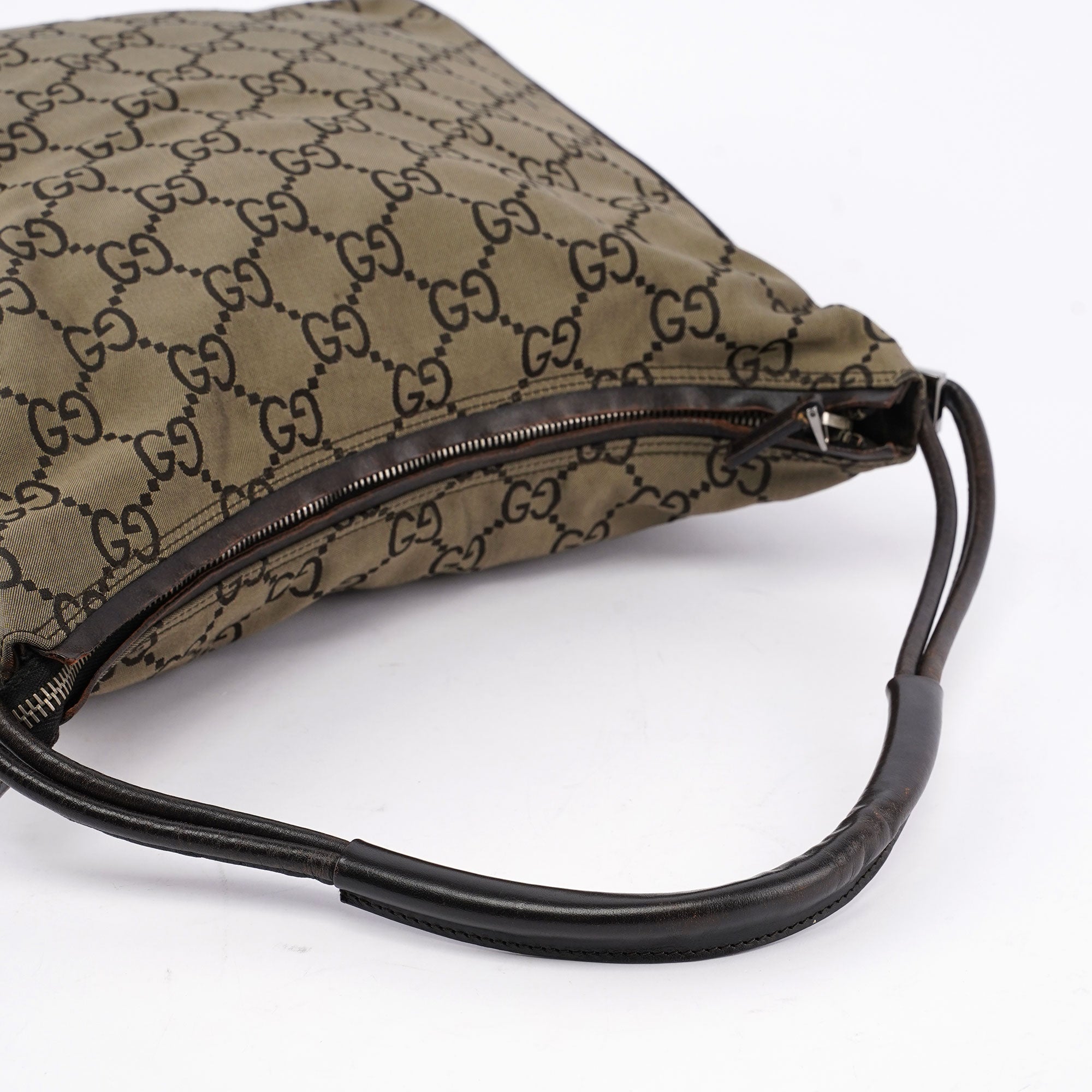 Gucci Sac porté épaule en toile GG marron clair