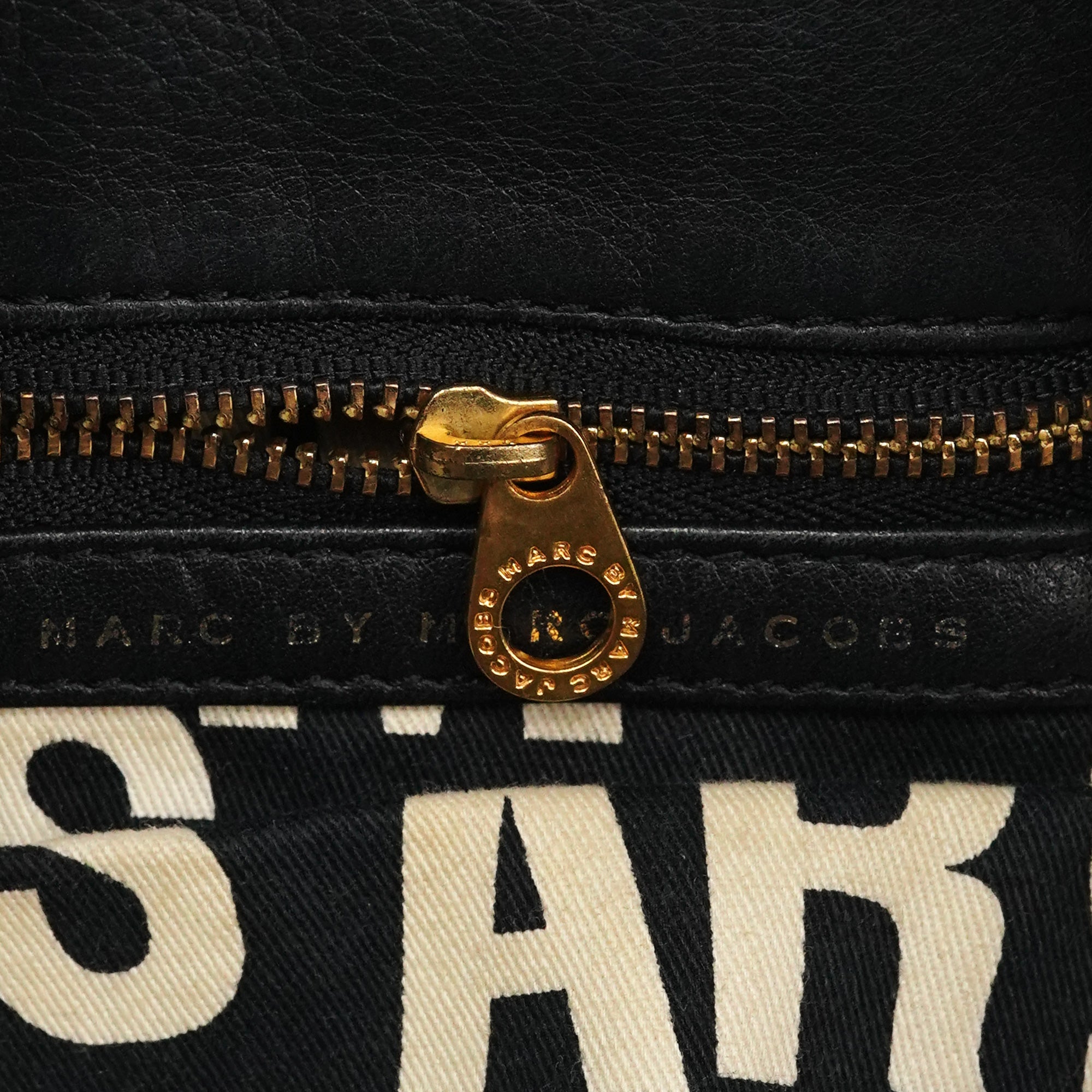 Marc by Marc Jacobs Classic Q hobo i sort læder