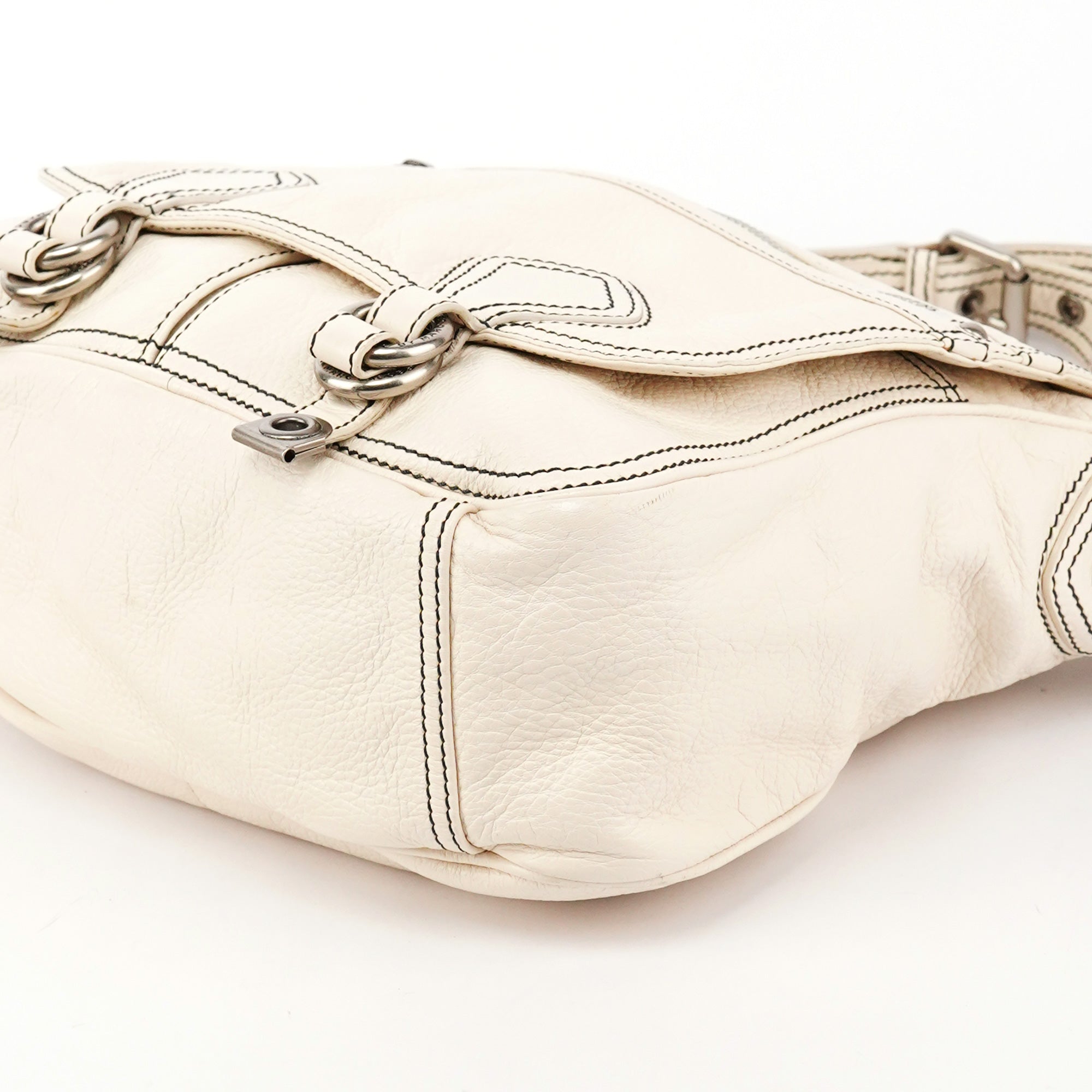 Marc by Marc Jacobs Multi-Pocket schoudertas van ivoorkleurig leer