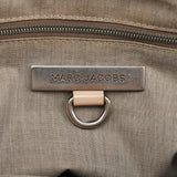 Marc Jacobs 2-Way Tasche mit Turnlock aus Leder in Beige
