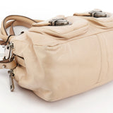 Marc Jacobs 2-Way Tasche mit Turnlock aus Leder in Beige
