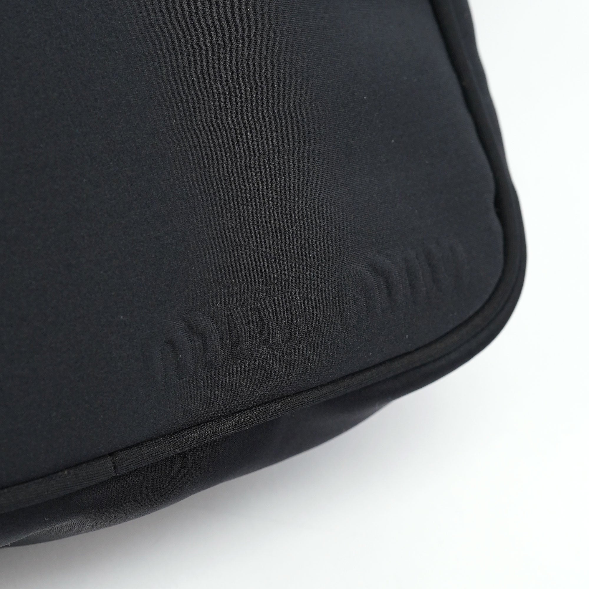 Miu Miu Sac porté épaule en résille noire
