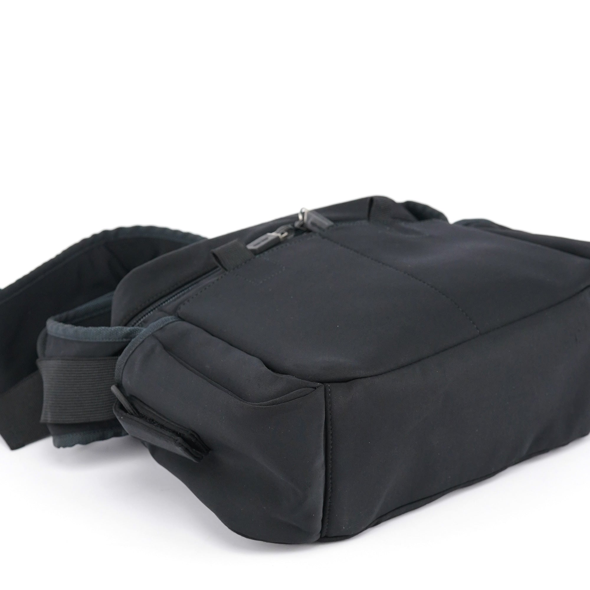 Miu Miu Sac bandoulière Tactical en nylon noir