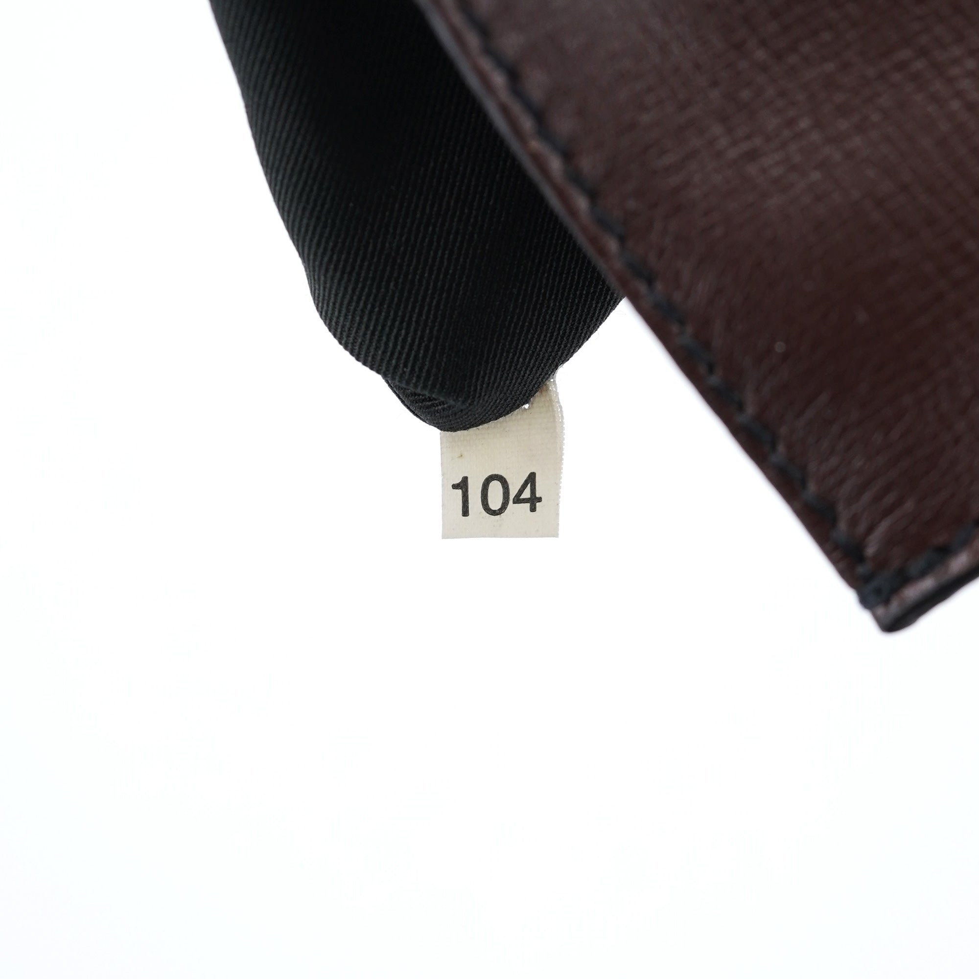 Miu Miu Schultertasche mit Gürtelschnalle aus braunem Leder