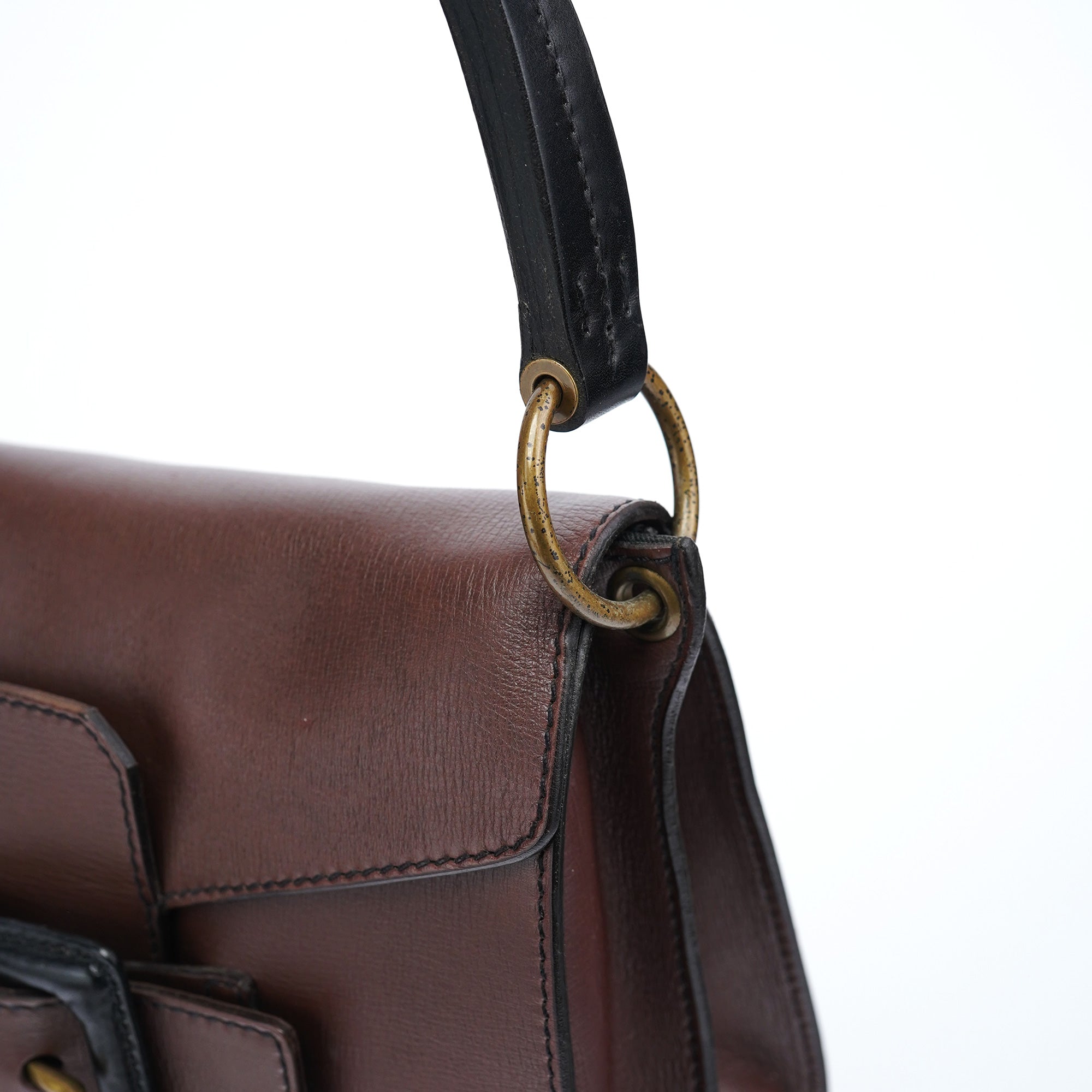 Miu Miu Schultertasche mit Gürtelschnalle aus braunem Leder