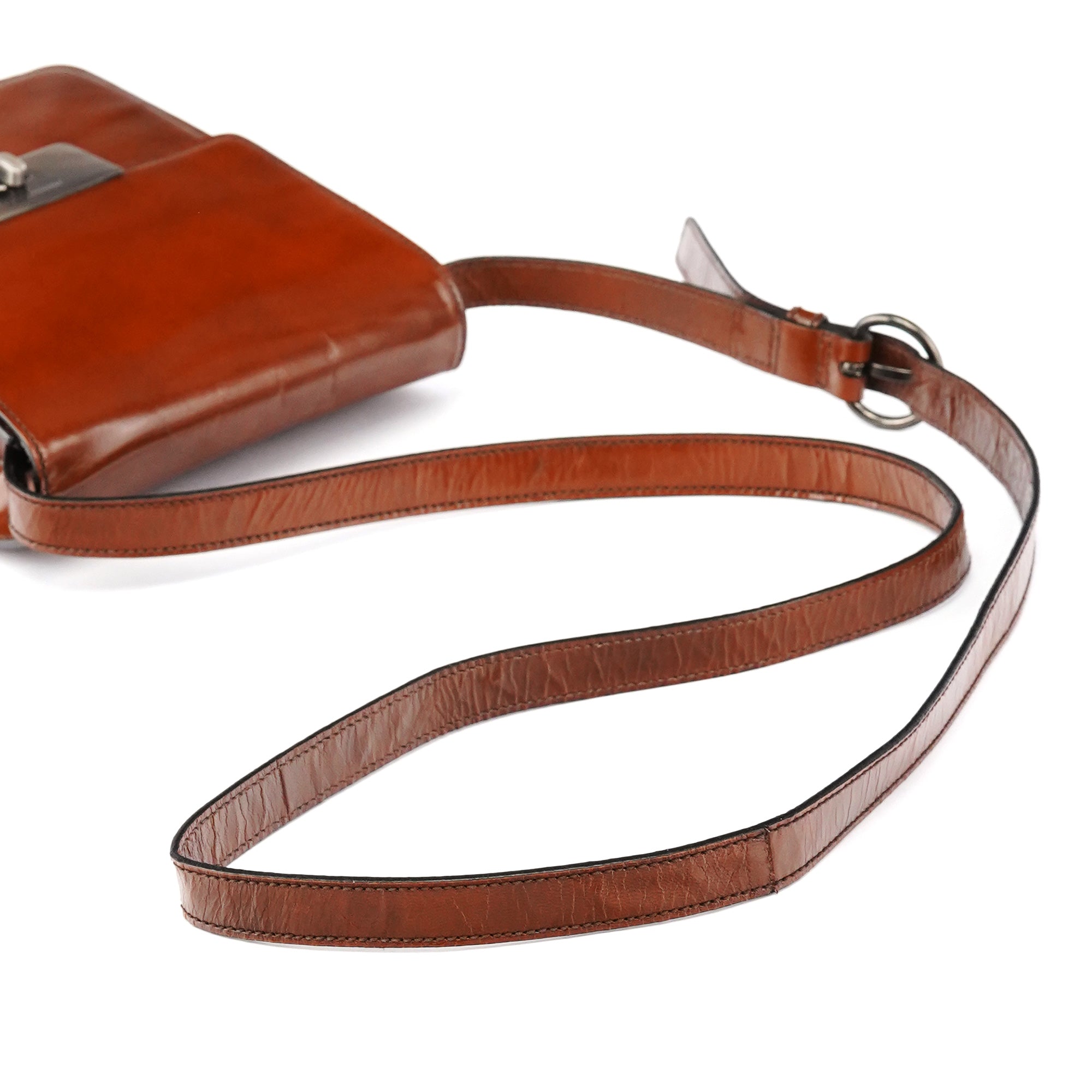 Miu Miu Sac bandoulière à rabat en cuir marron