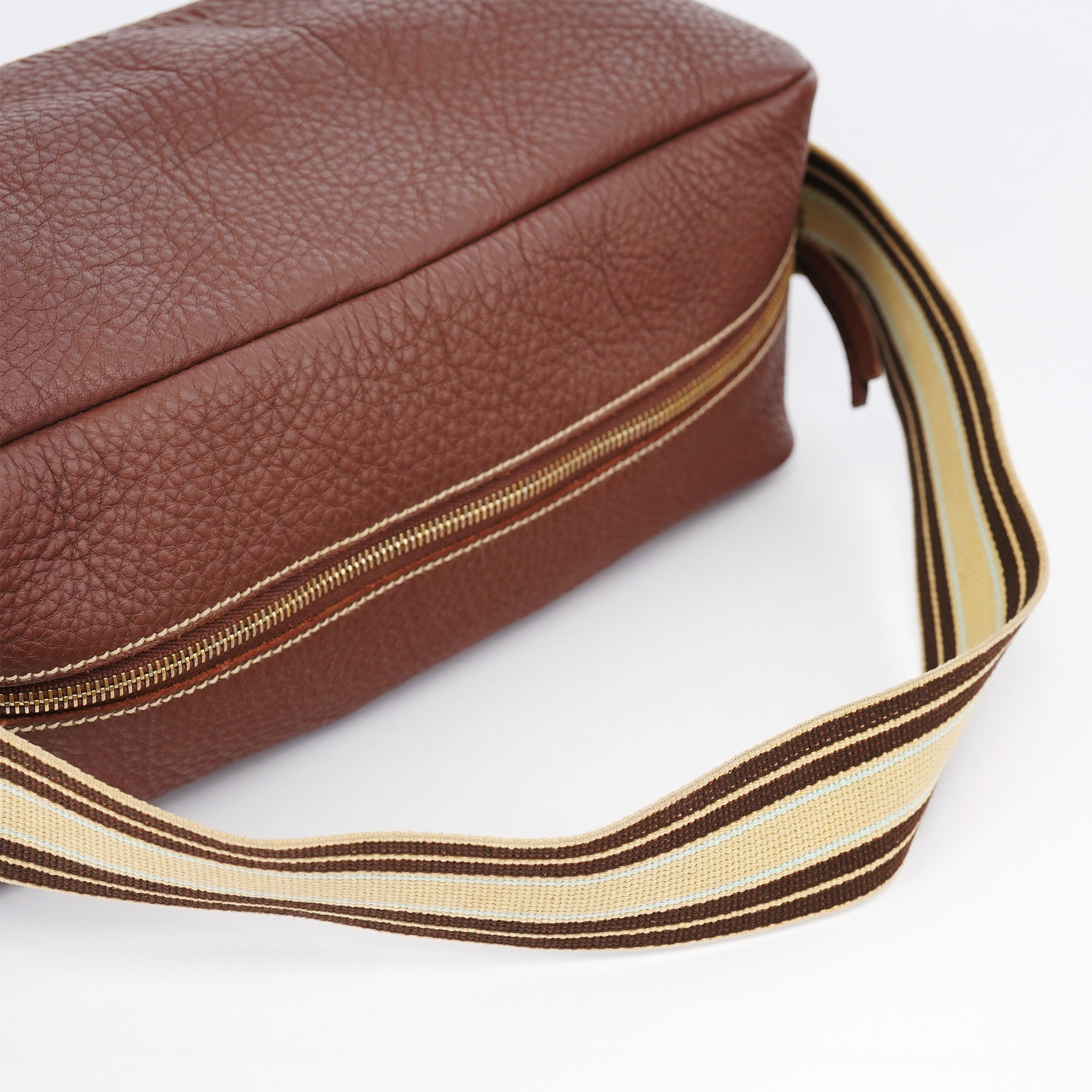 Miu Miu Sac porté épaule en cuir grainé marron