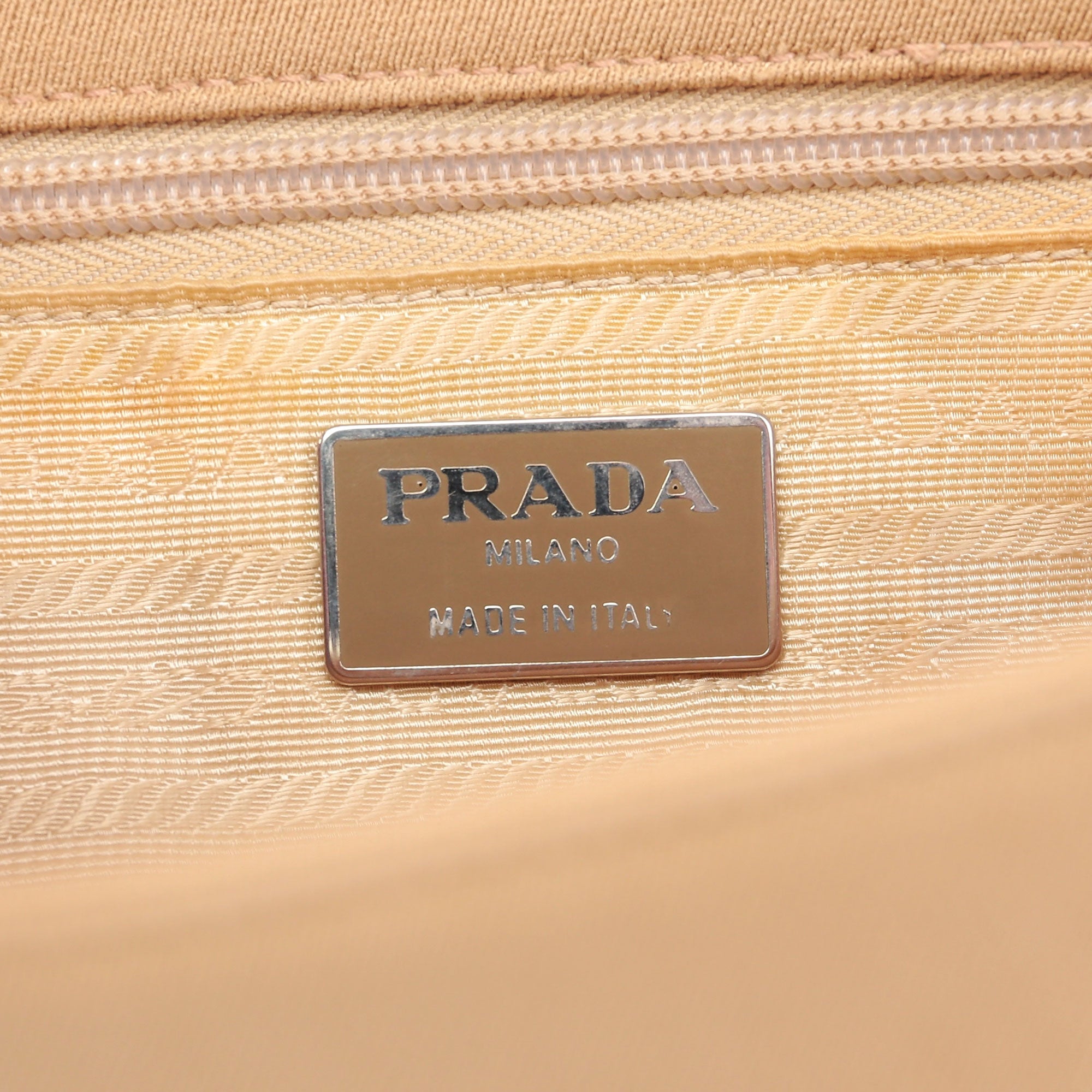 Prada Sac Tessuto à chaîne en plastique en toile beige des années 1990