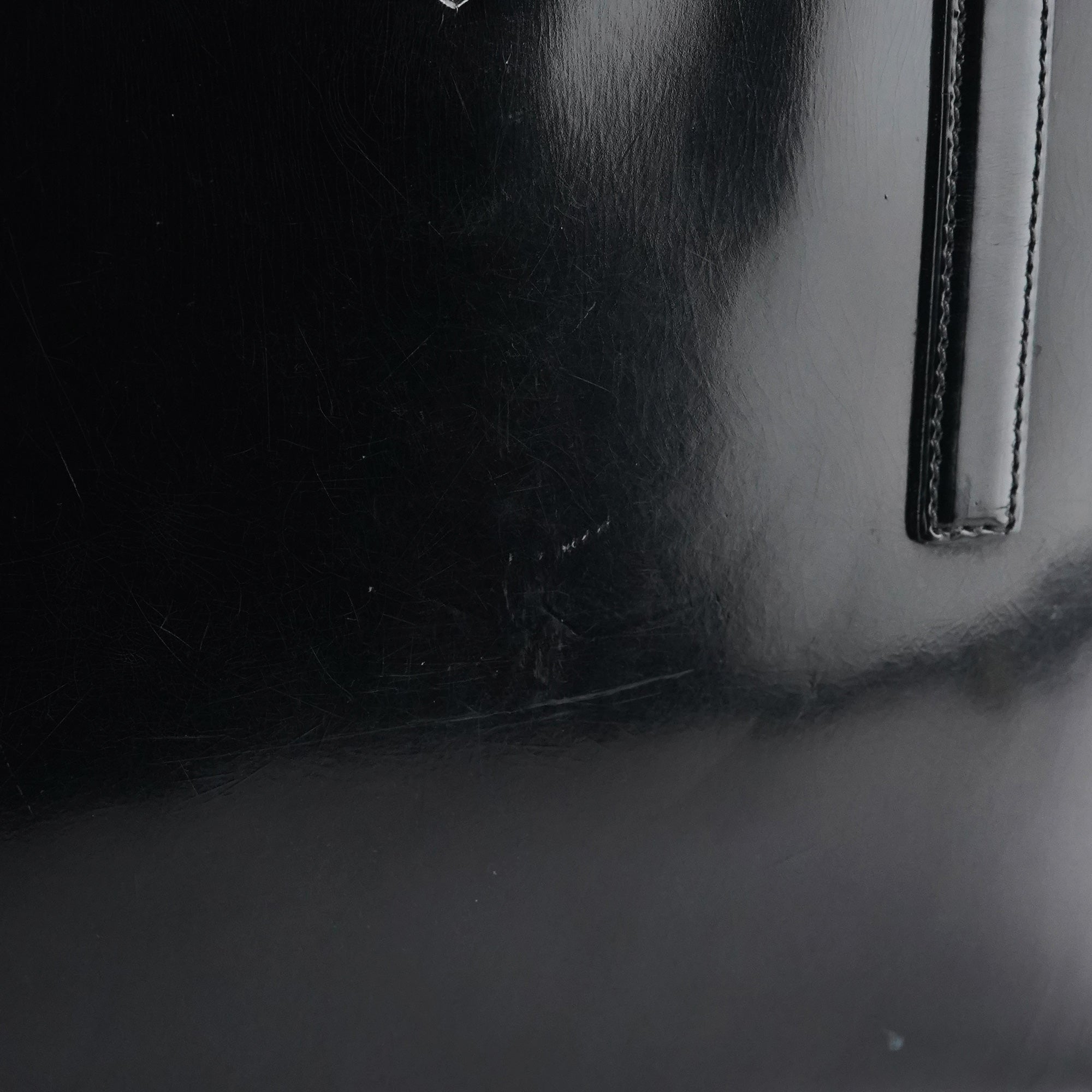 Prada 1995 Sac cabas Spazzolato Sport en cuir verni noir