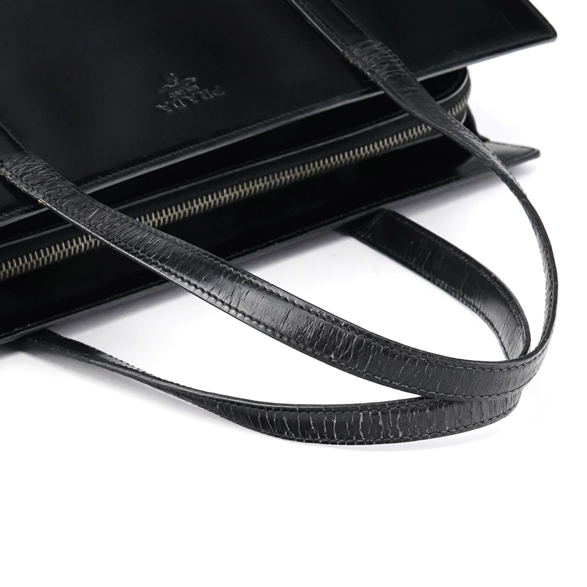 Prada 1995 Sac cabas Spazzolato Sport en cuir verni noir