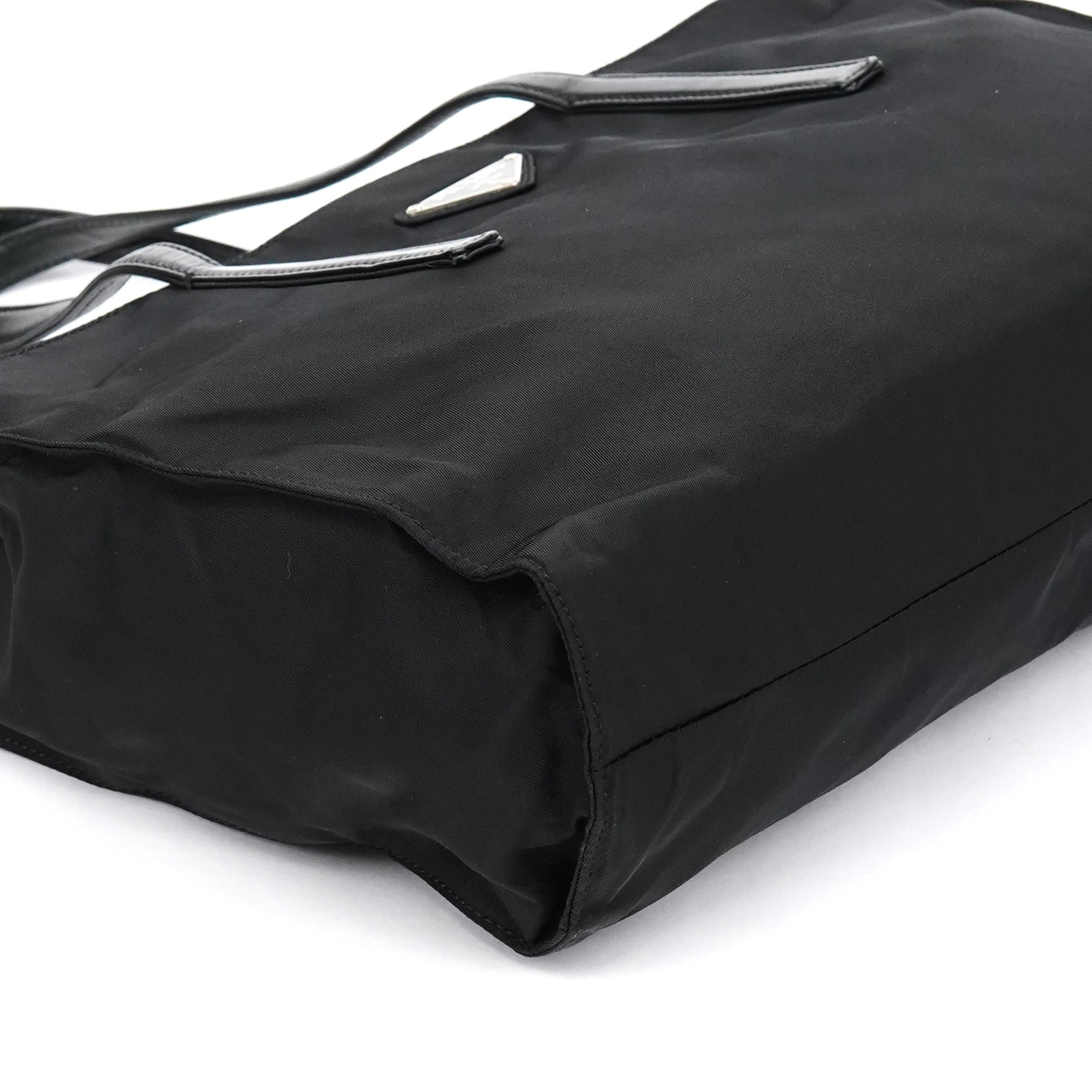 Prada 1995 Sac cabas Tessuto Nappa en nylon noir