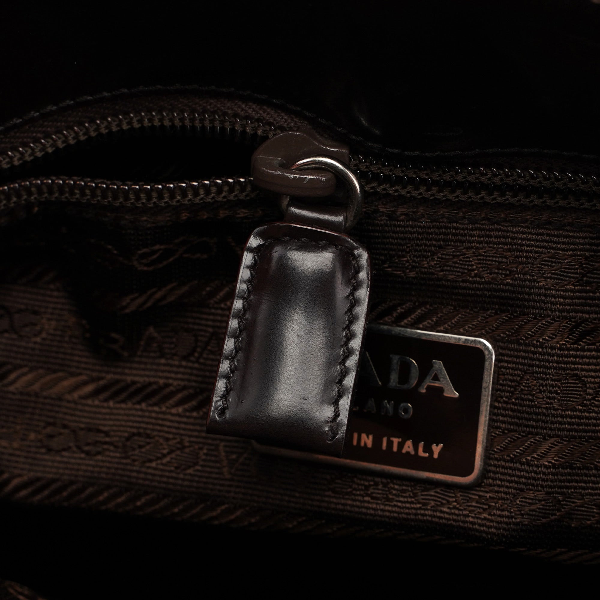 Prada 1995 Tote Bag aus braunem Spazzolato-Leder