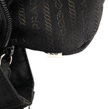 Prada 1996 Borsa a spalla con catena in nylon Tessuto nero