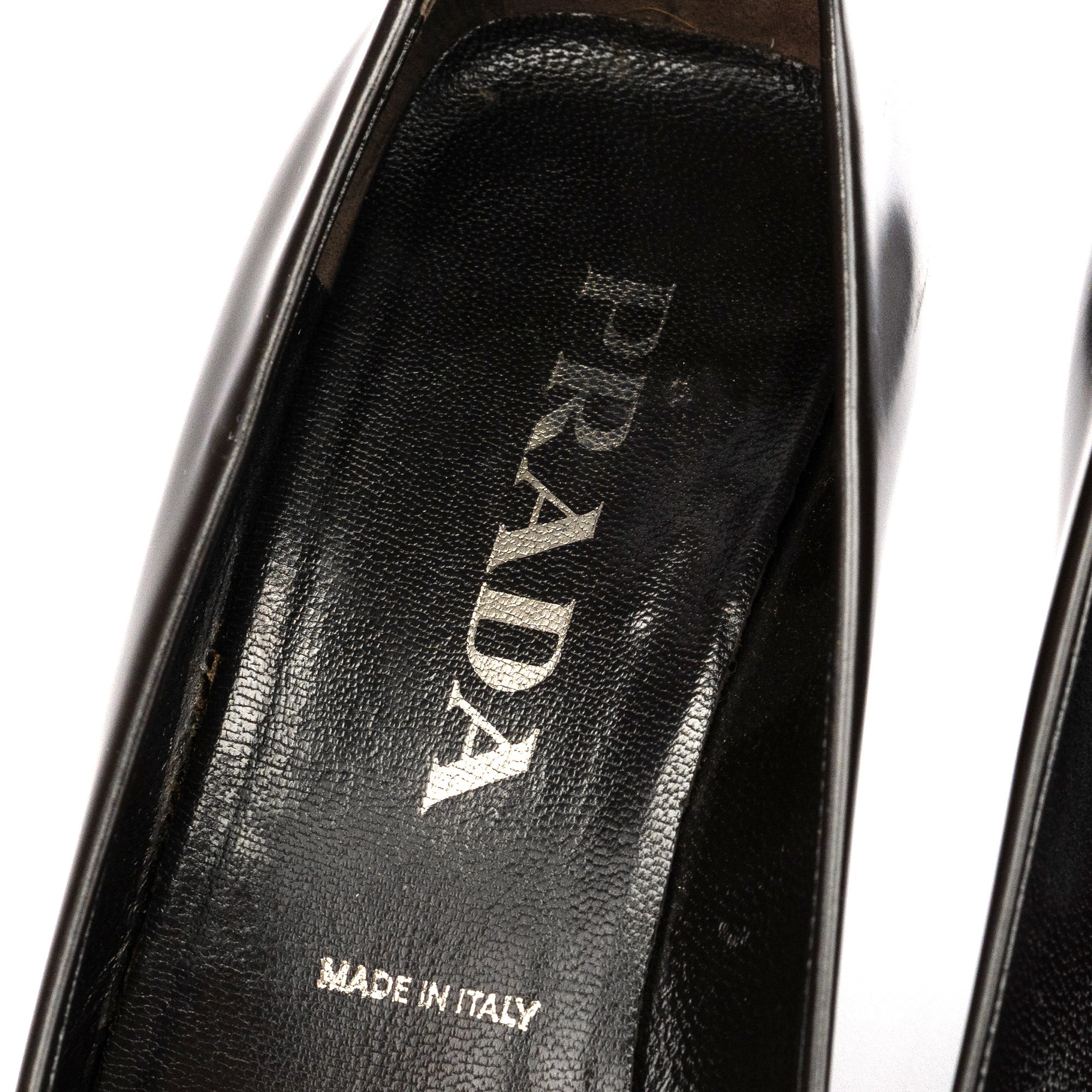 Prada 1998 Black Leather Sculpted Sole Kitten Heels