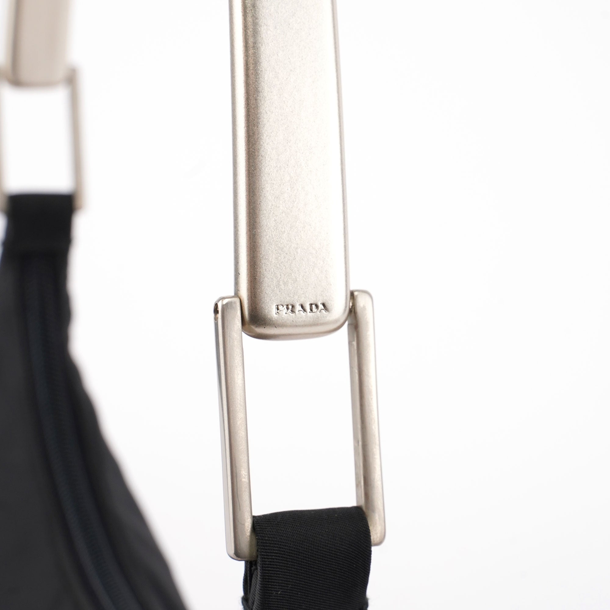 Prada 1998 Sac porté épaule Tessuto Metallo en nylon noir