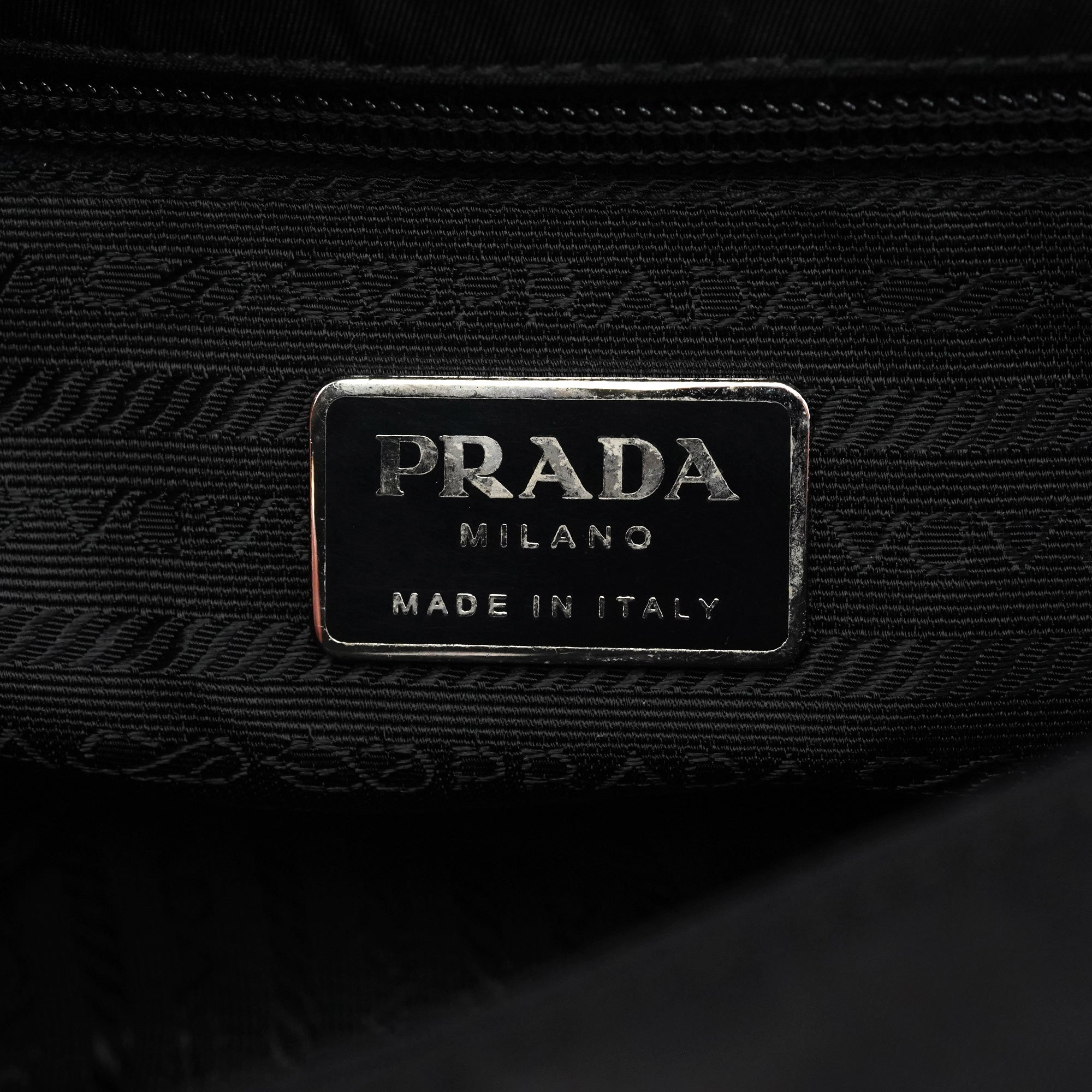 Prada 1998 Sac porté épaule Tessuto en nylon noir à chaîne en plastique