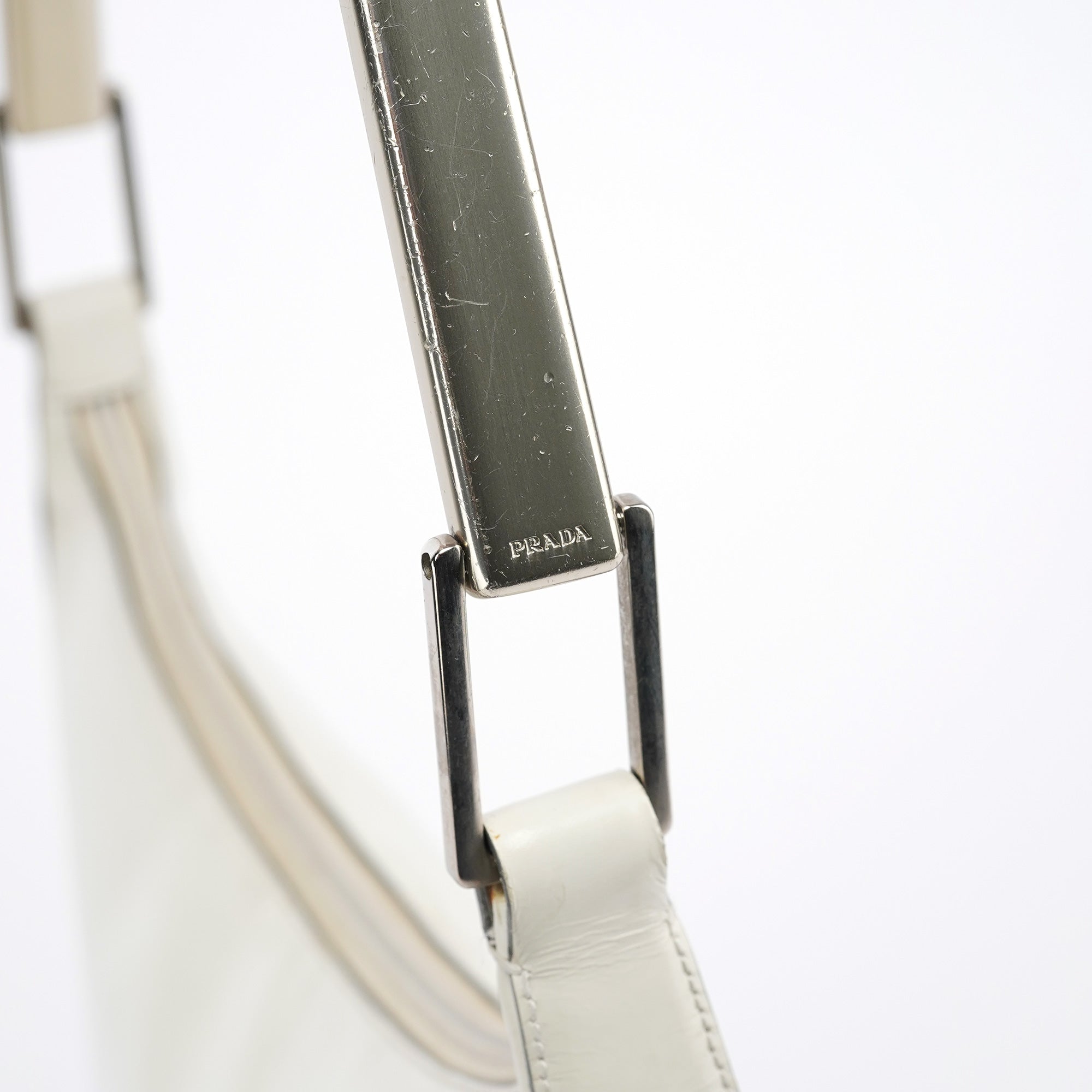 Prada 1998 Sac porté épaule Vitello Metal de la campagne en cuir de veau blanc