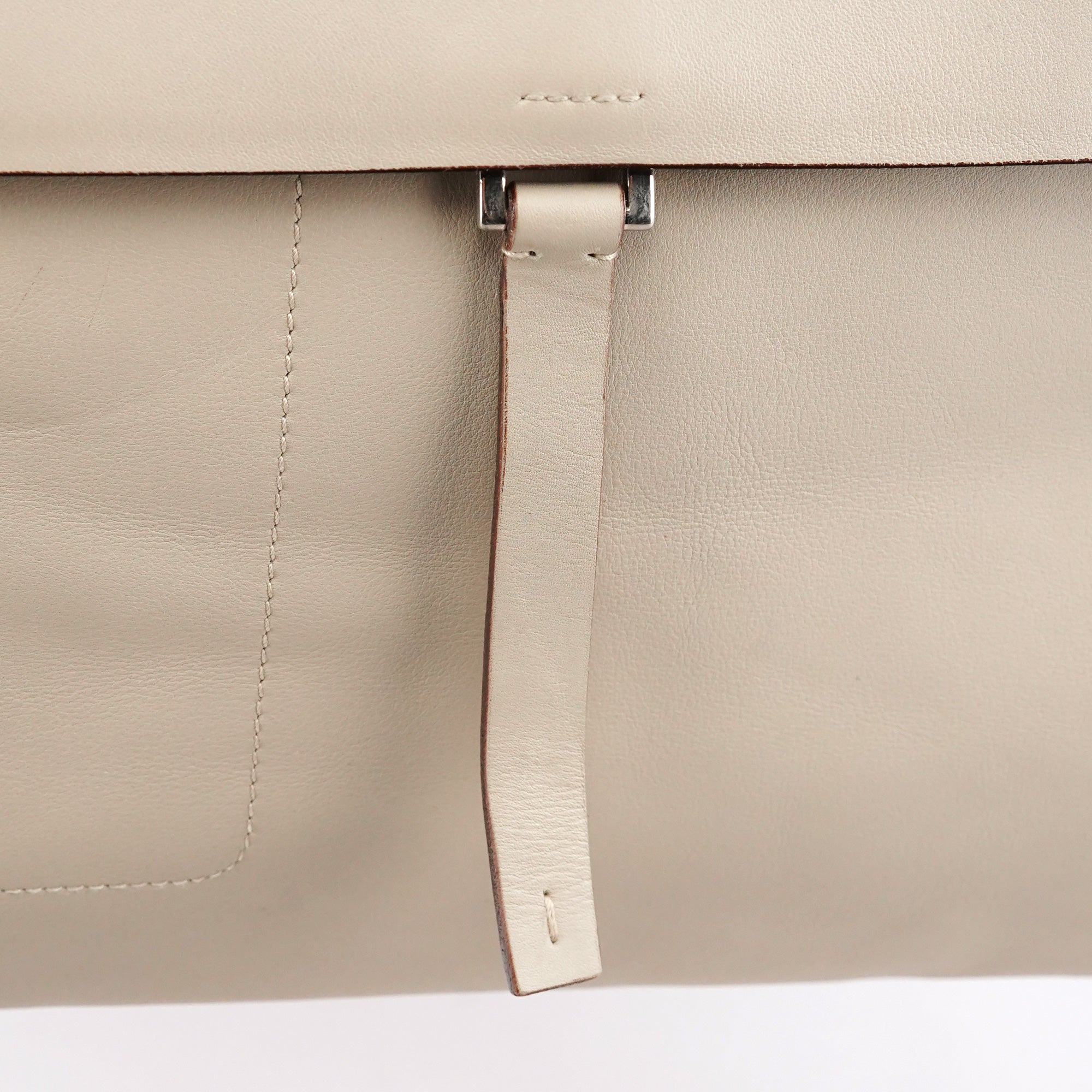 Prada 1999 Sac bandoulière à rabat Vitello en cuir beige