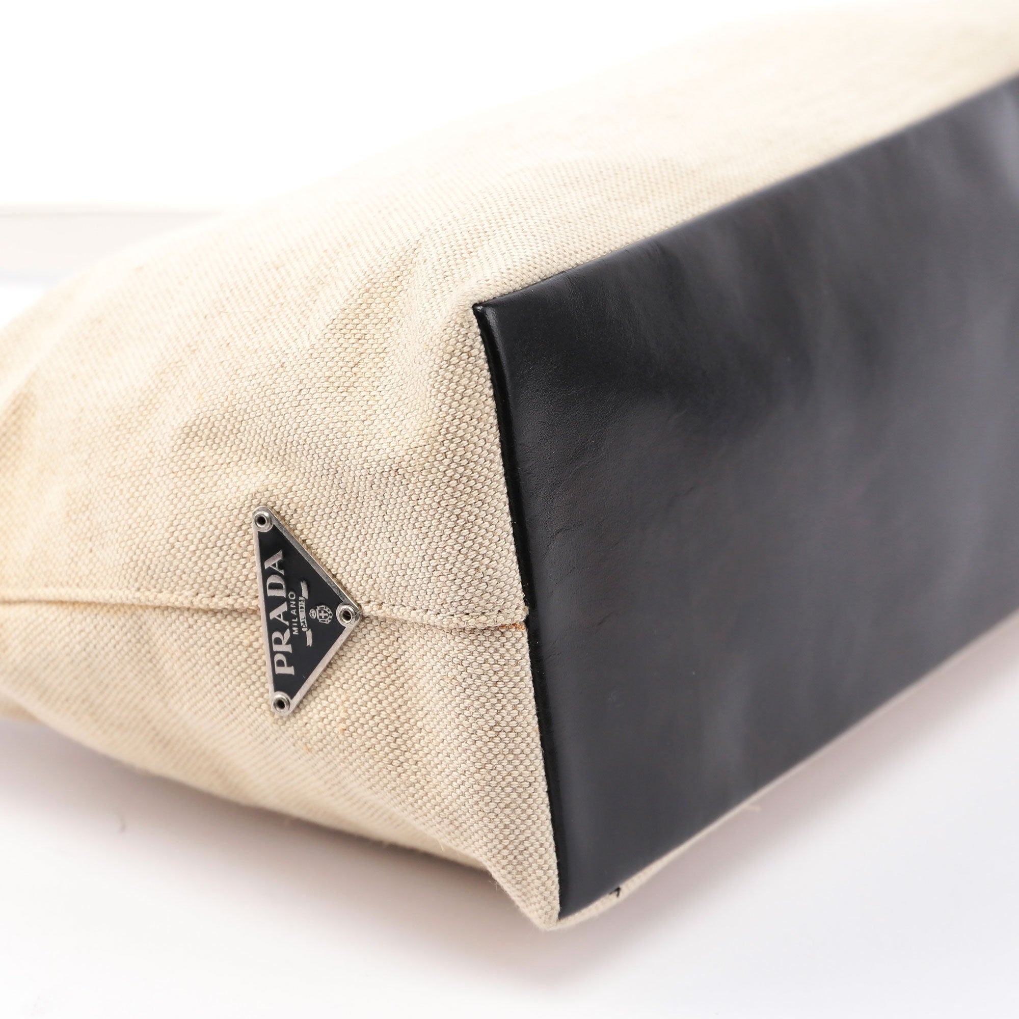 Prada 1999 Sac à poignée en métal et toile