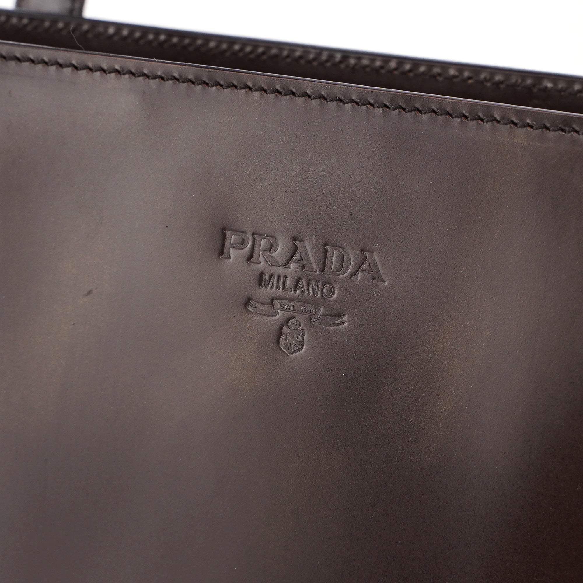 Prada B6010 Spazzolato Tote Bag aus braunem Lackleder