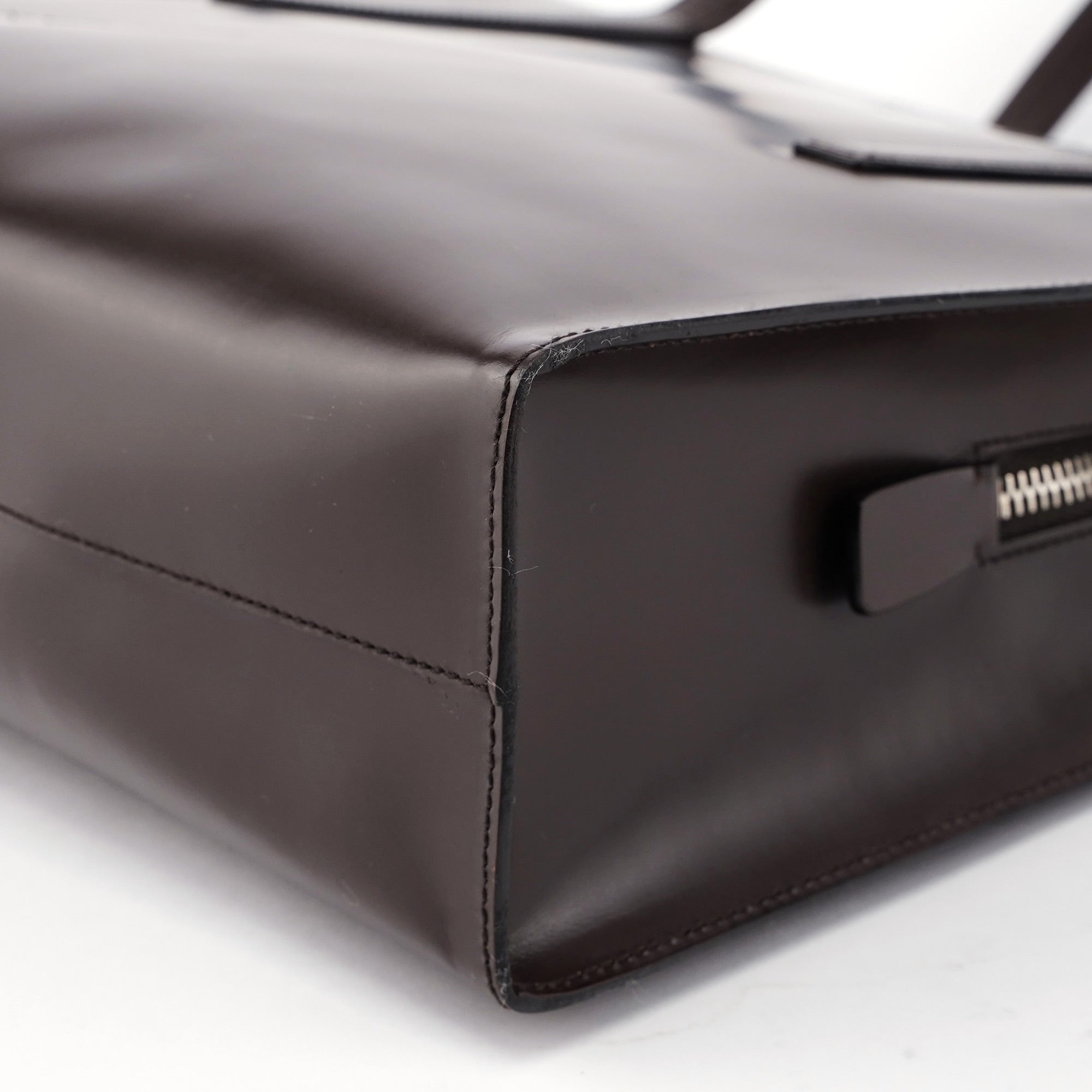 Prada B6010 Spazzolato Tote Bag aus braunem Lackleder