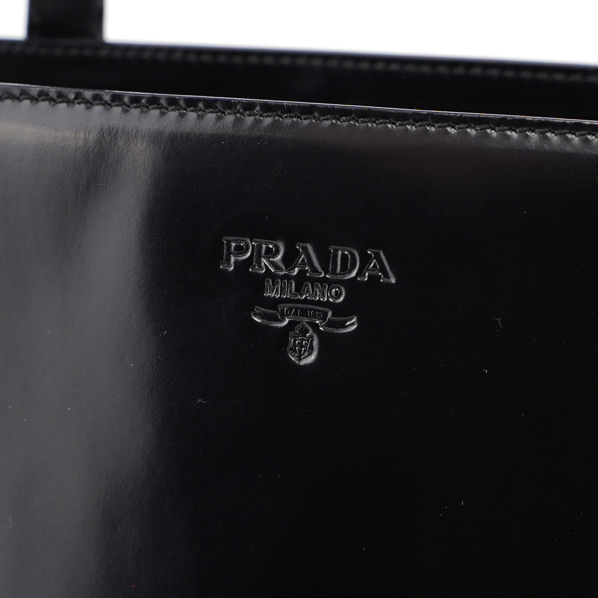 Prada B6498 Sac cabas Spazzolato en cuir verni noir