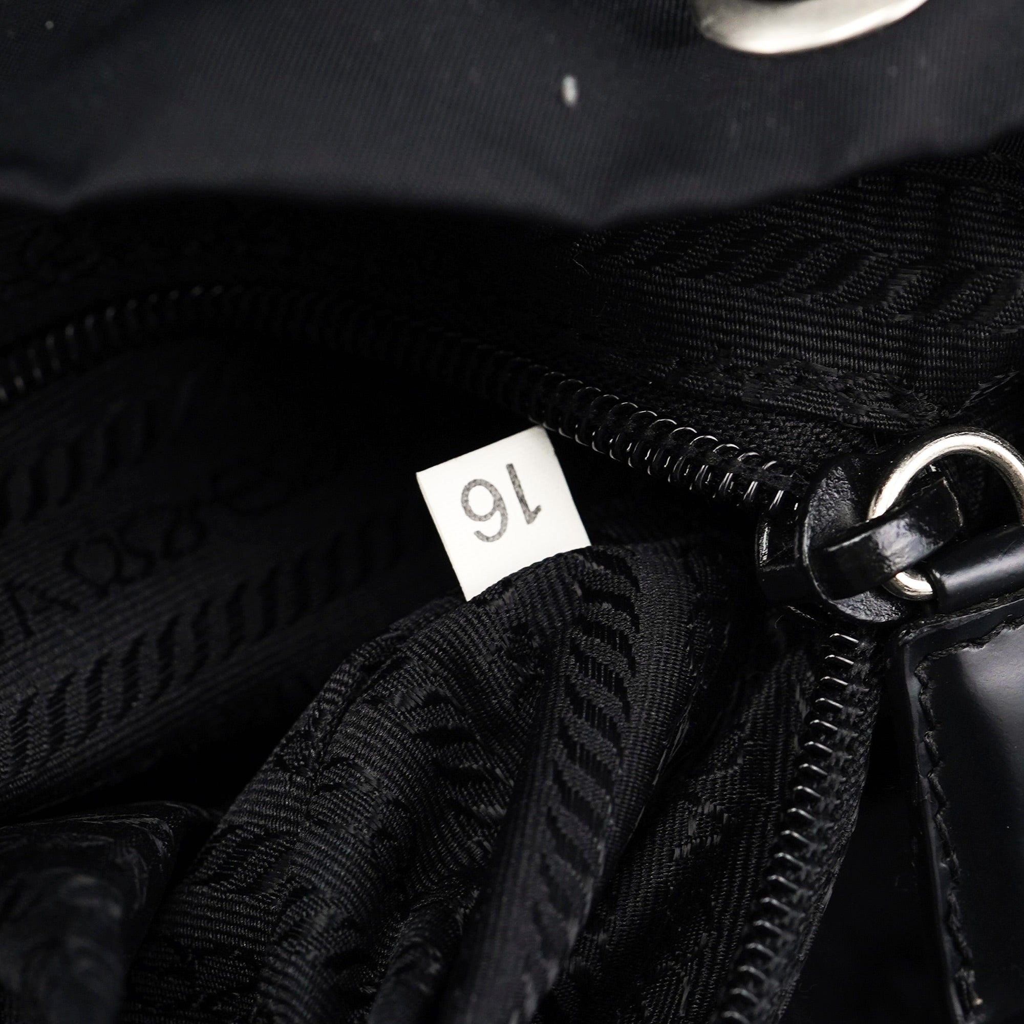Prada B6677 Sac à dos en nylon noir