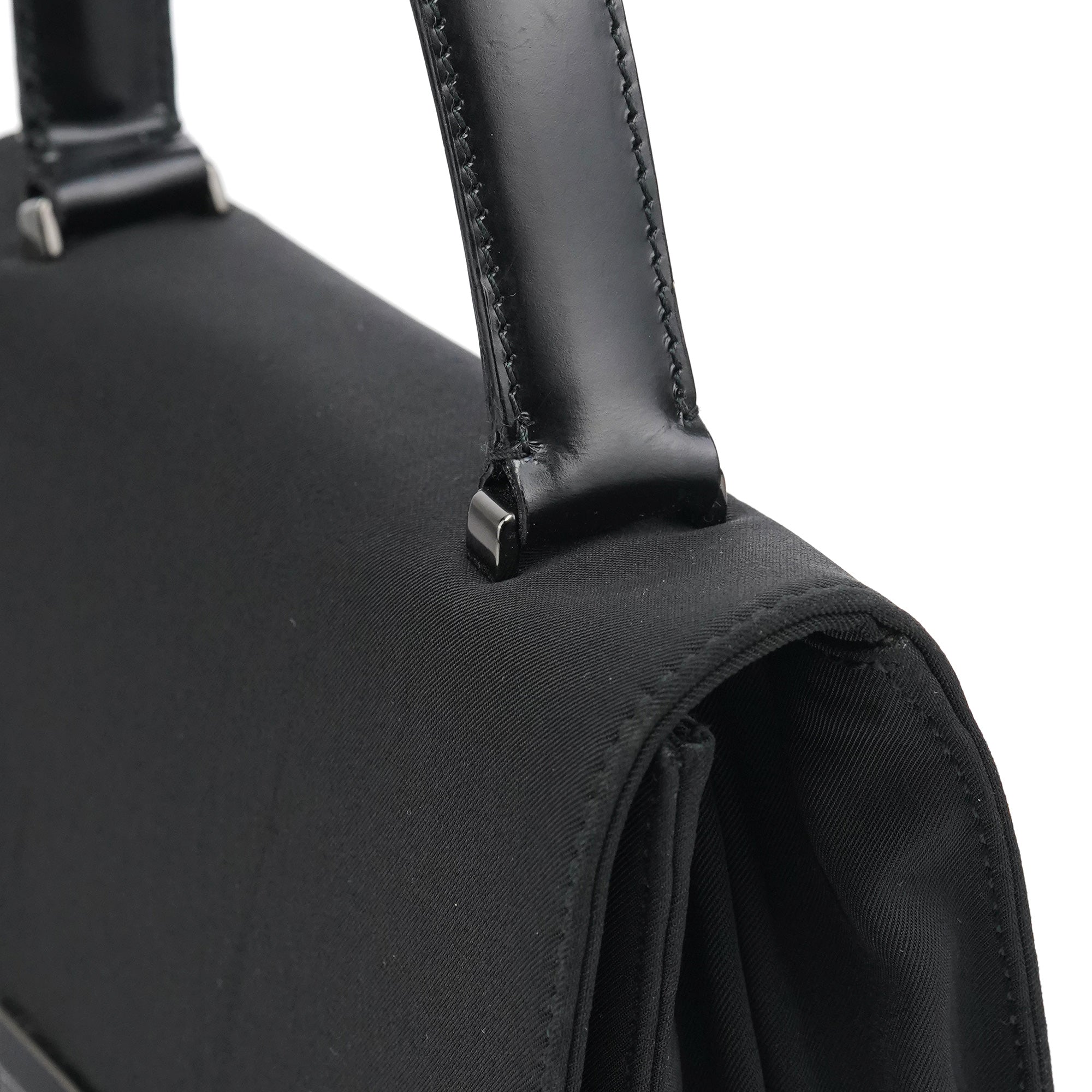 Prada B7415 Henkeltasche aus schwarzem Tessuto-Nylon