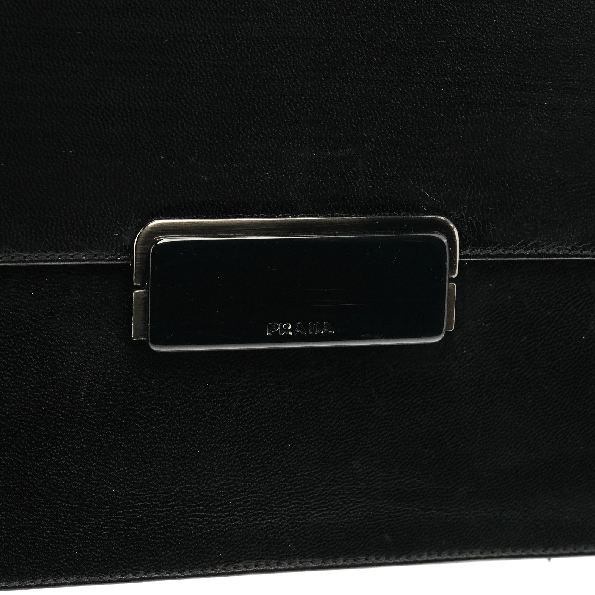 Prada B7417 skuldertaske i sort læder med klap