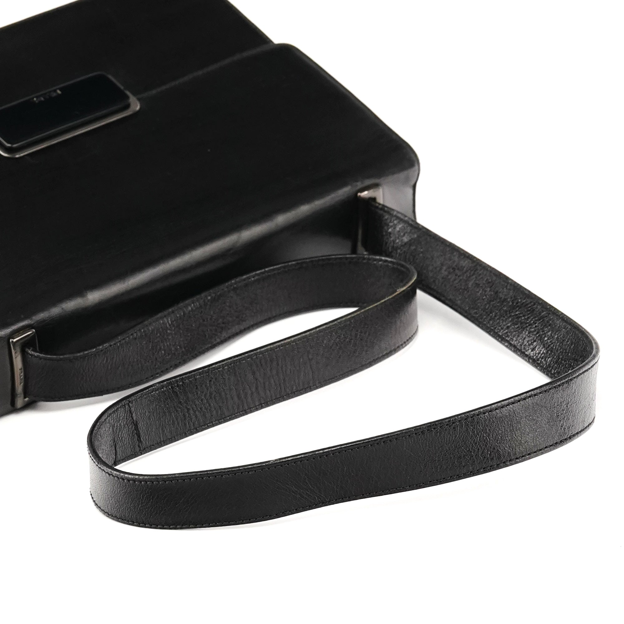 Prada B7417 skuldertaske i sort læder med klap