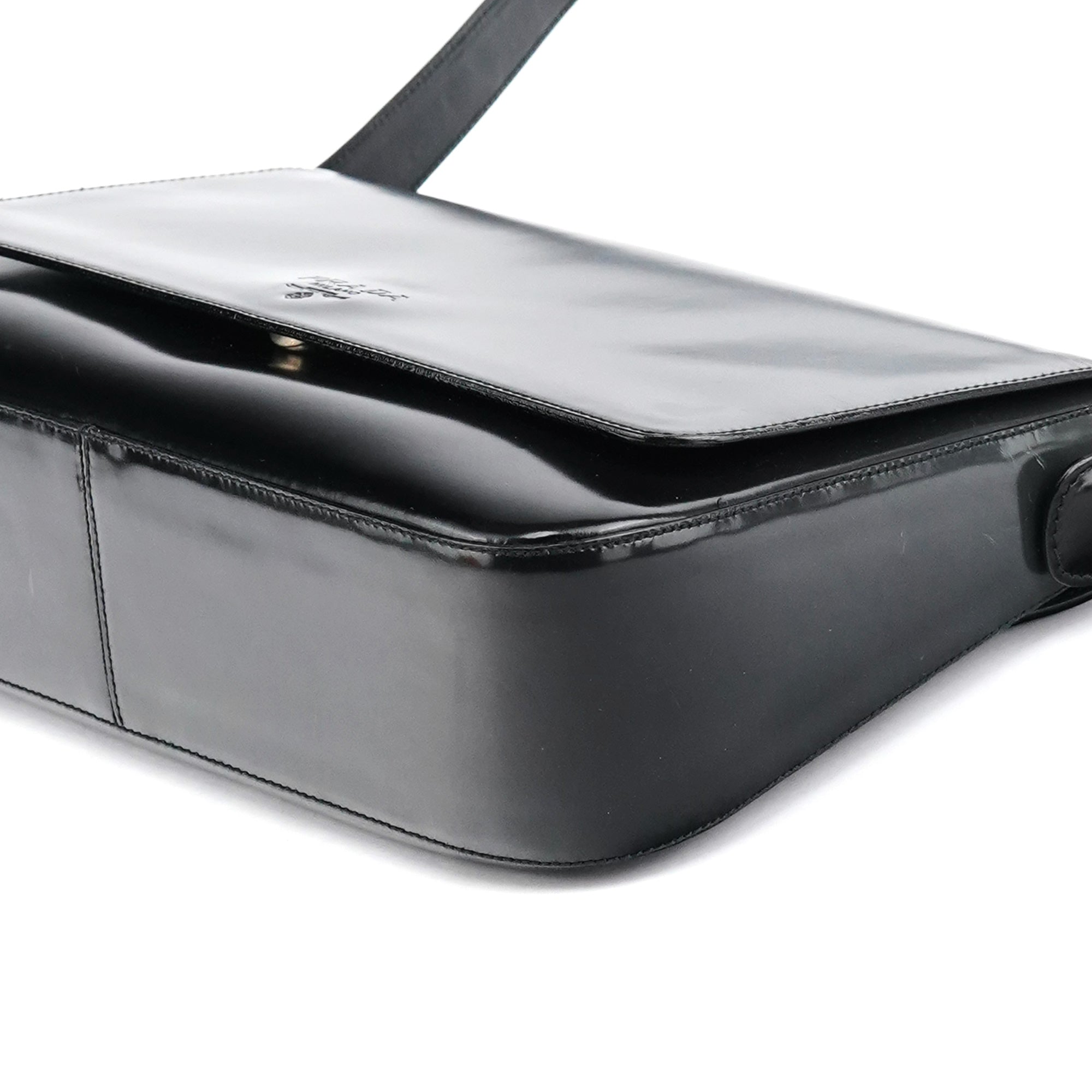 Prada B7443 Sac porté épaule Spazzolato Swivel en cuir verni noir