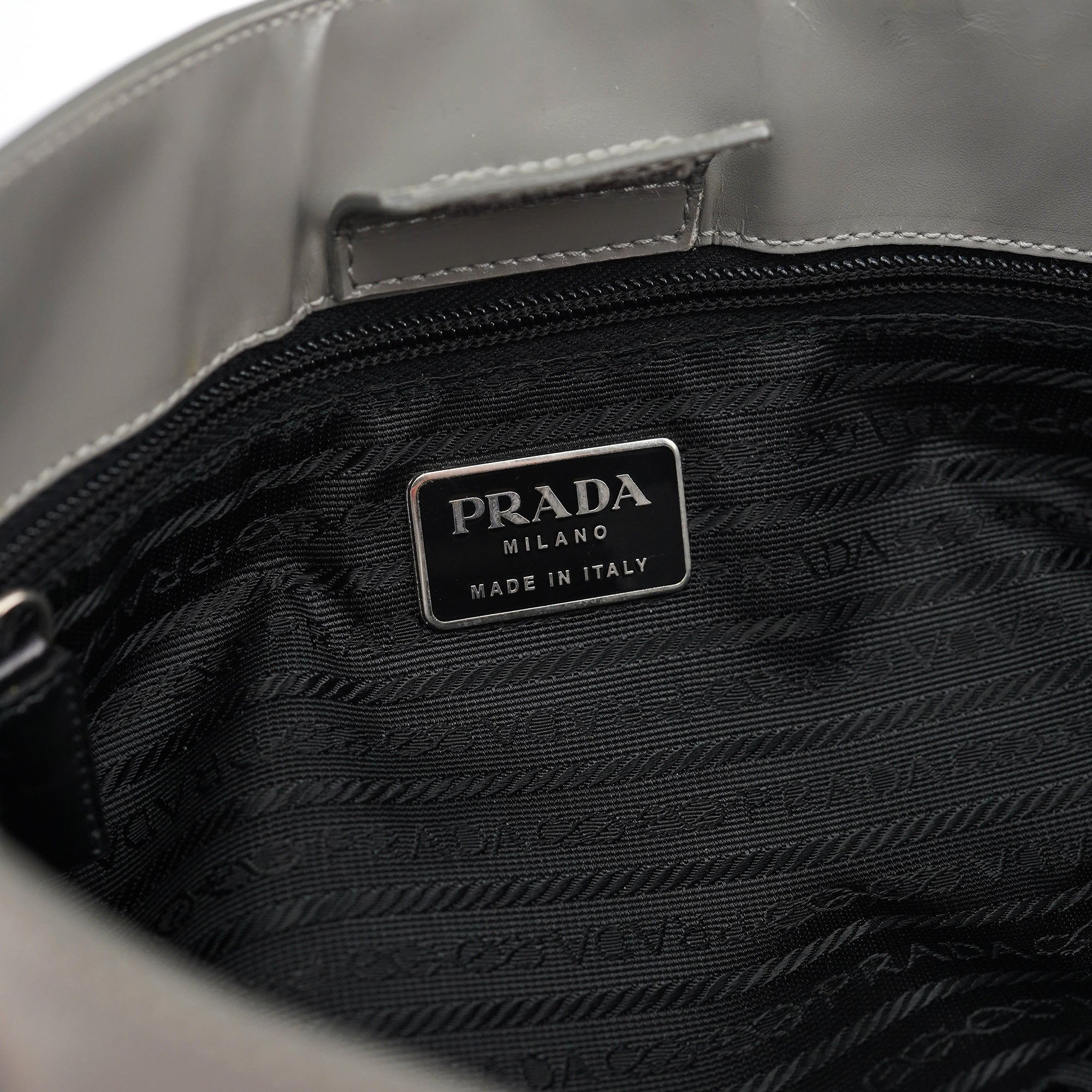 Prada B9002 Sac porté épaule en cuir de veau gris