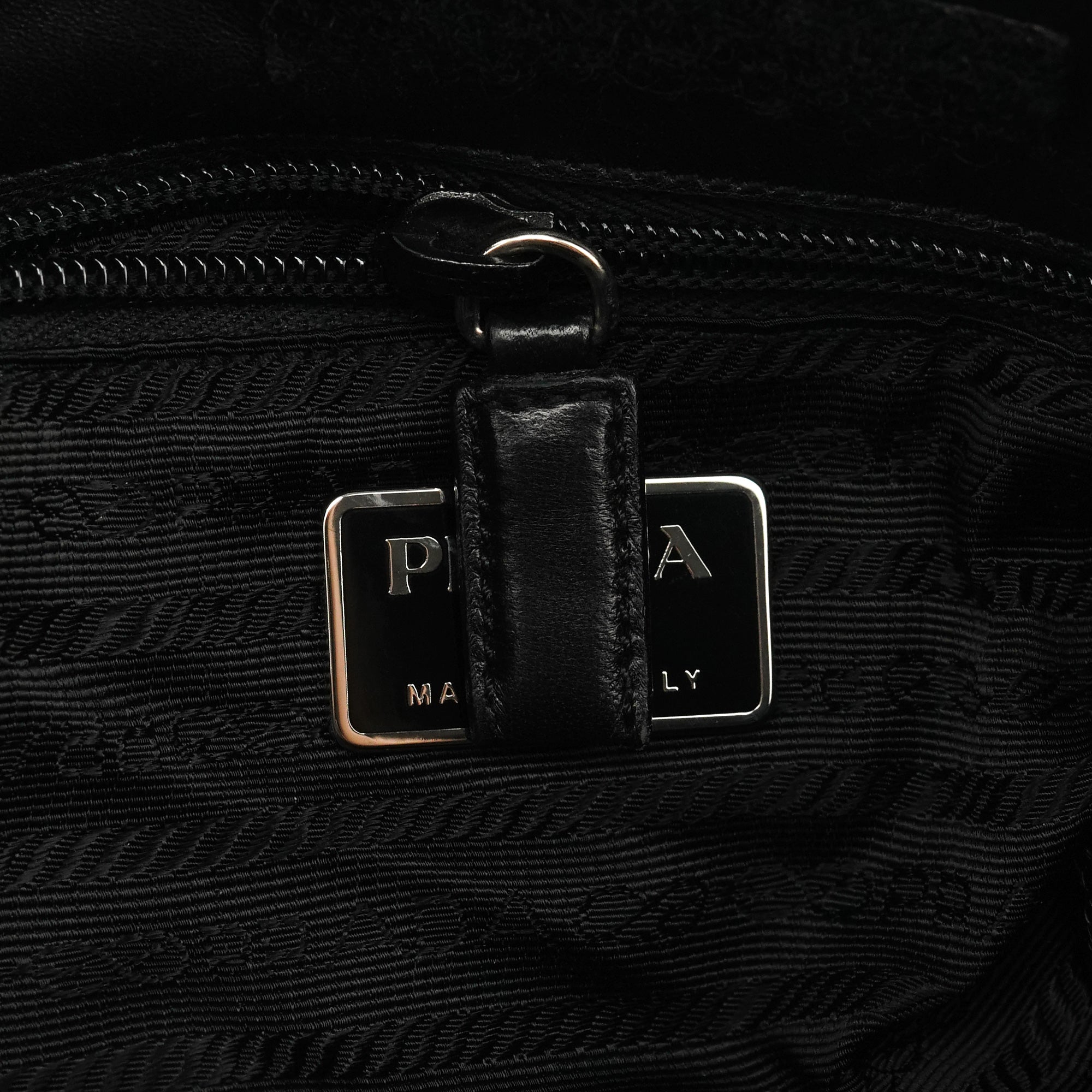 Prada B9479 Borsa a tracolla in lana Shetland antracite e astrakan
