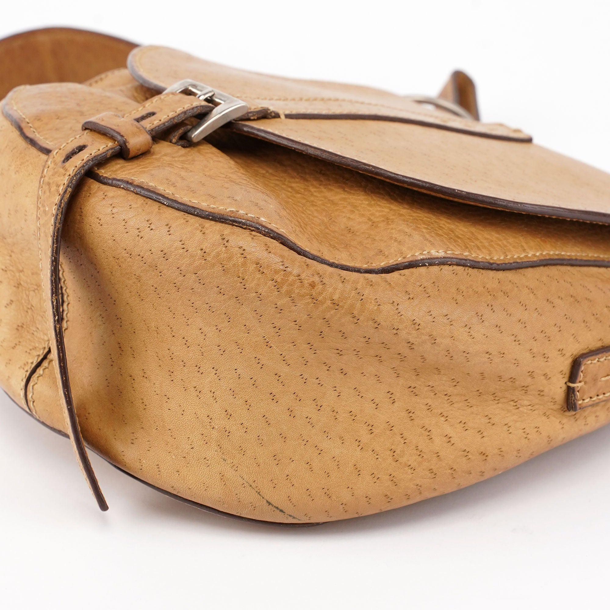 Prada Sac porté épaule à boucle en cuir beige